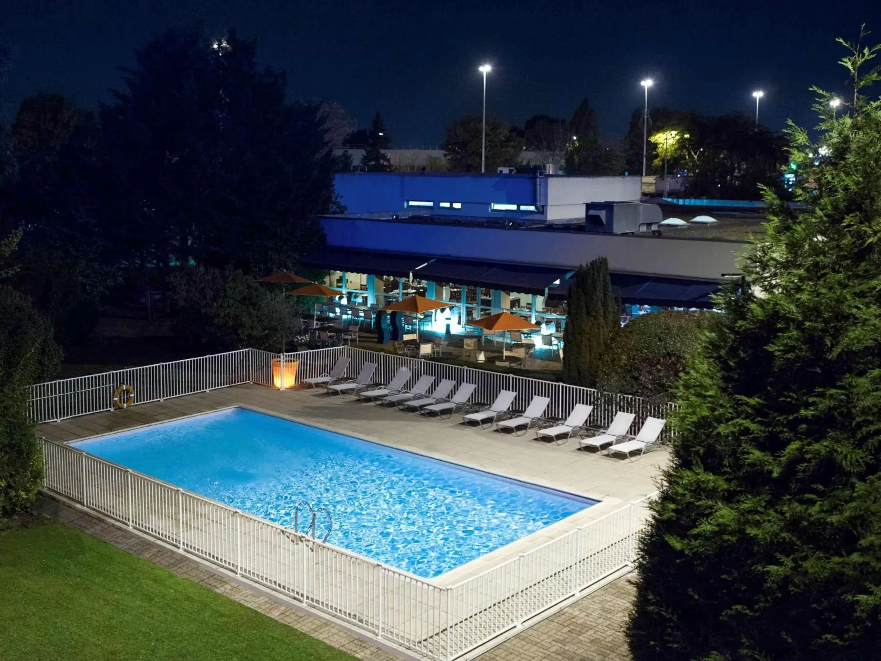 On site, Swimming Pool in Novotel Paris Nord Expo Aulnay