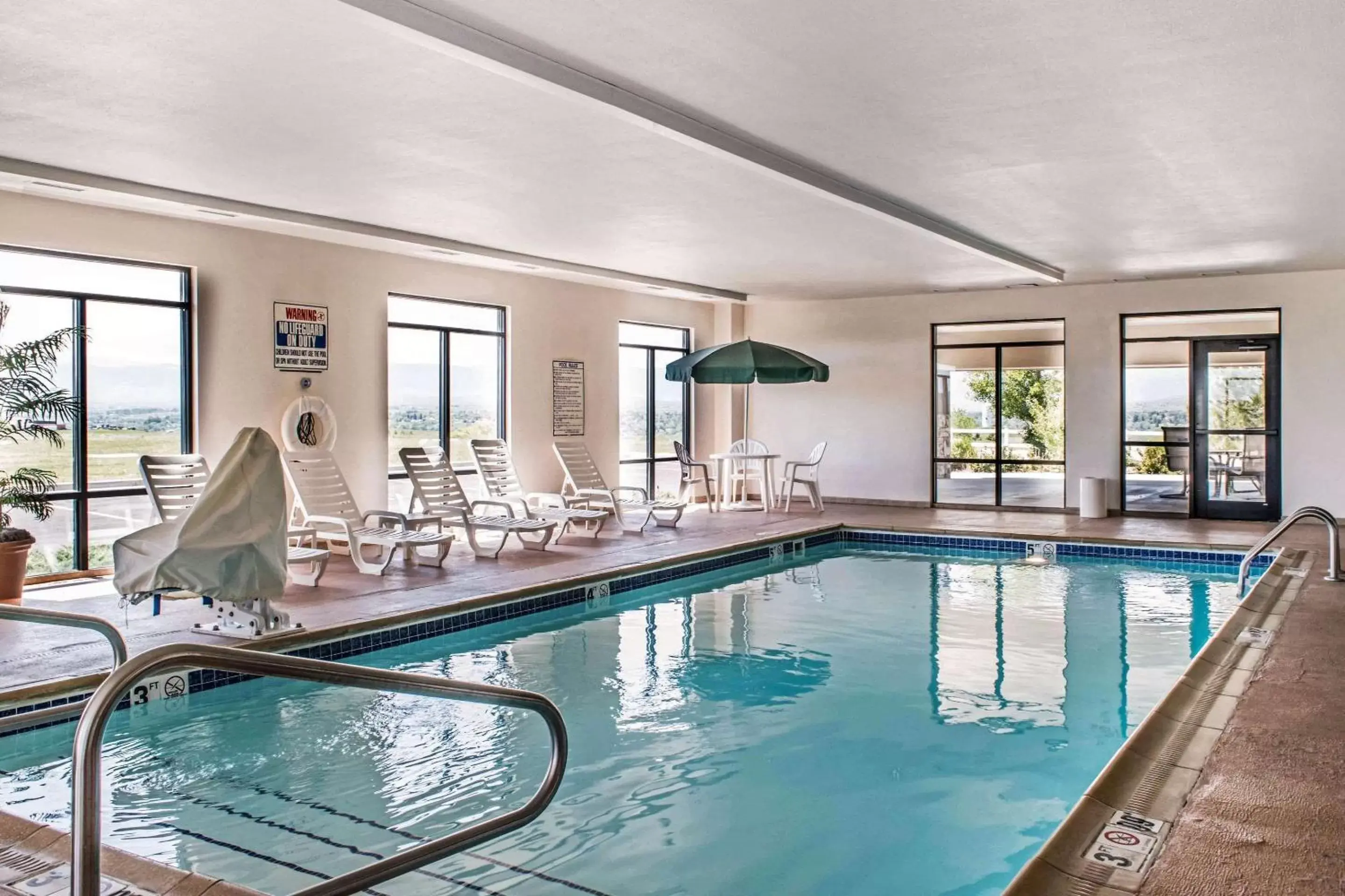 On site, Swimming Pool in Comfort Inn & Suites Sheridan