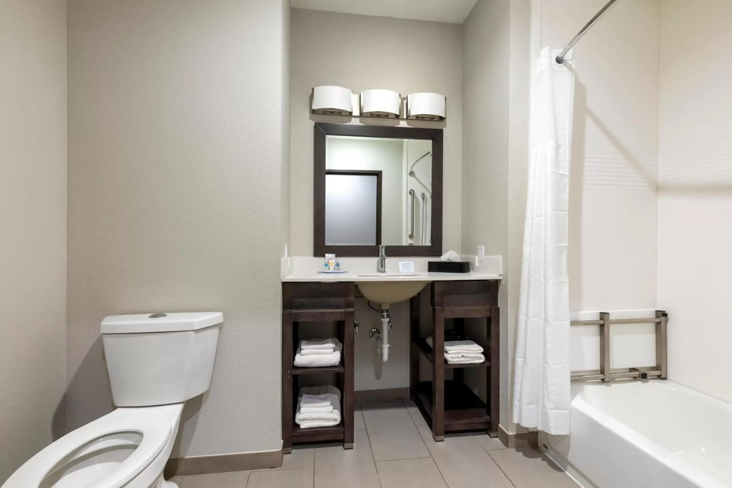 Bathroom in Comfort Inn & Suites Balch Springs - SE Dallas