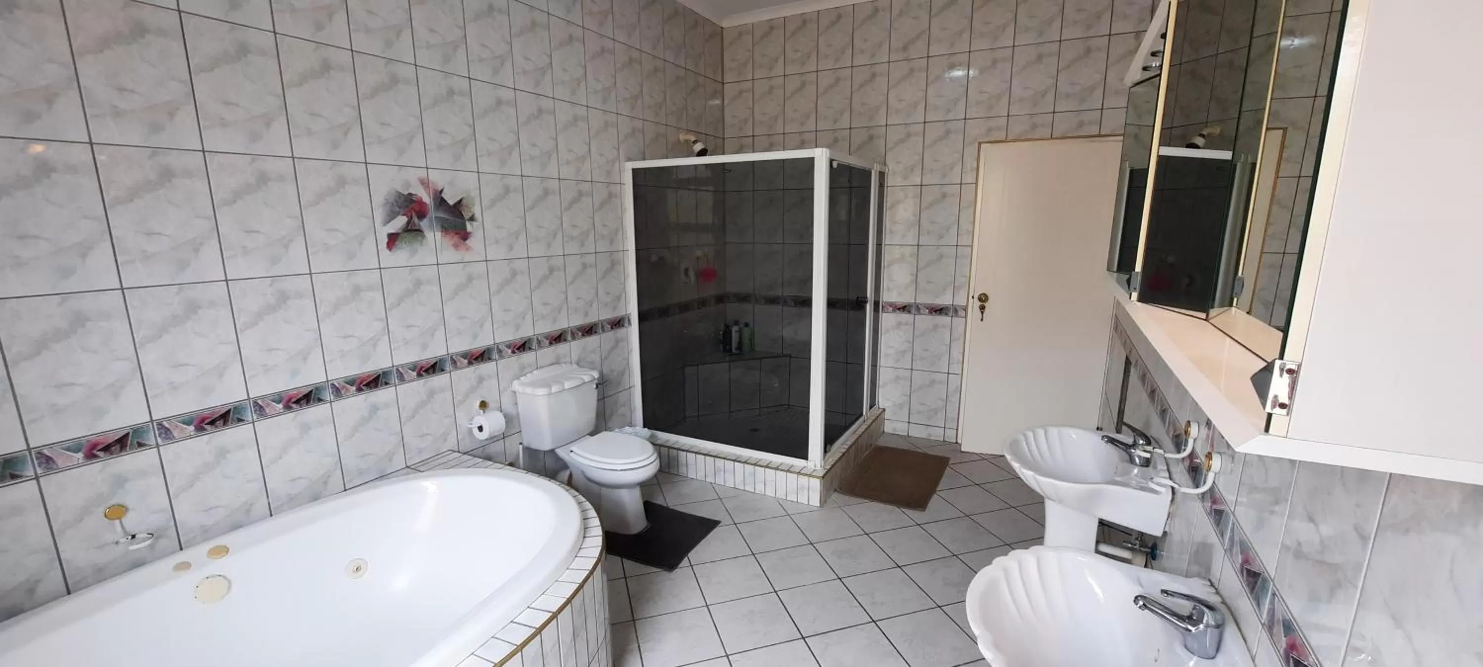 Bathroom in DESERT DREAMS B&B