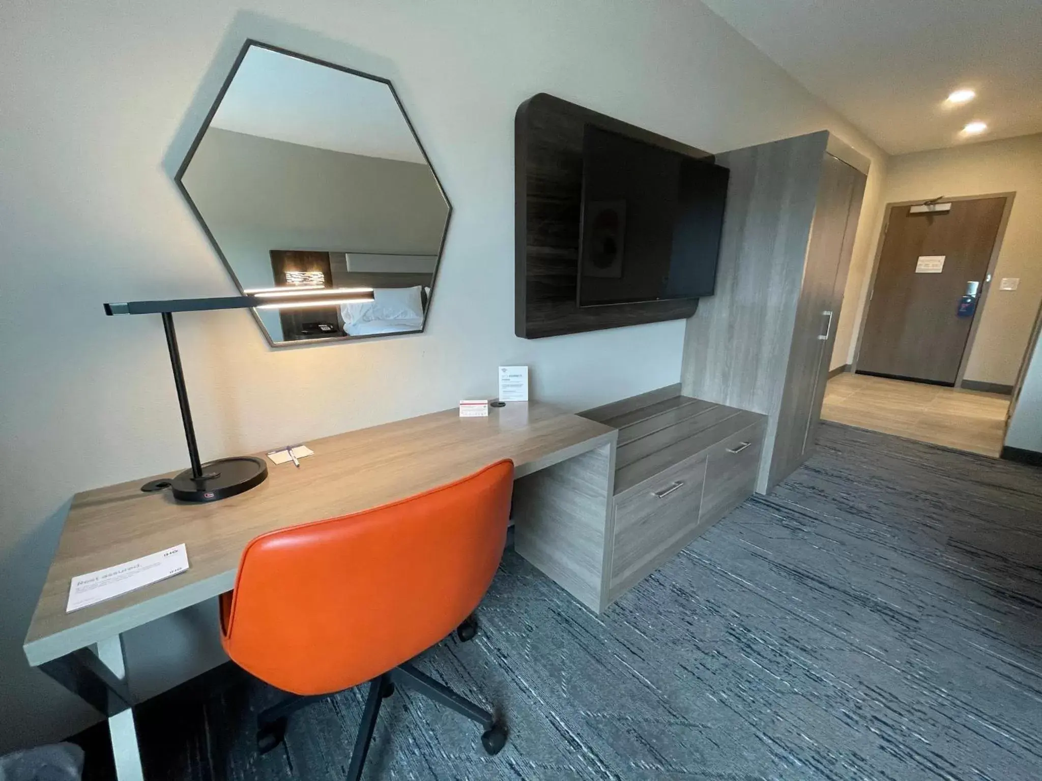 TV/Entertainment Center in Holiday Inn Express & Suites - Ft. Smith - Airport, an IHG Hotel