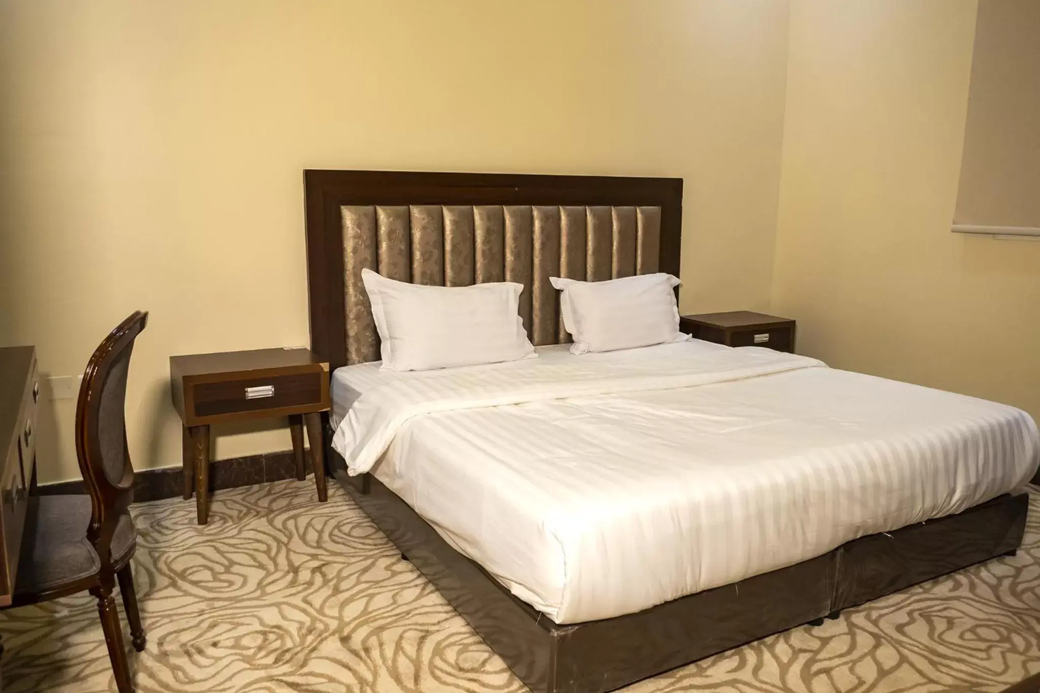 Two-Bedroom Suite in Quiet Room 7 By Quiet Rooms Two-Bedroom Suite in Quiet Room 7 By Quiet Rooms