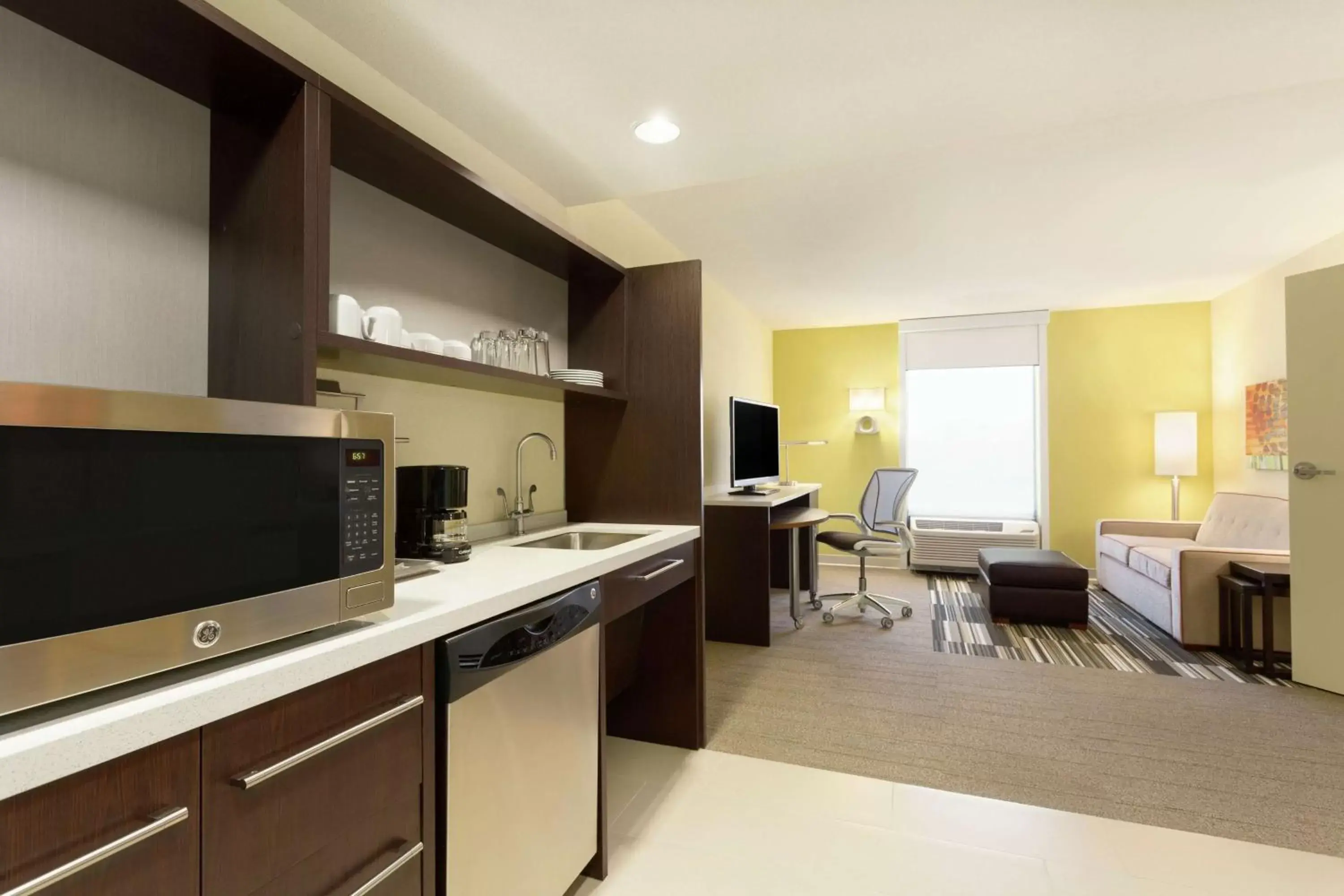 Bedroom, TV/Entertainment Center in Home2 Suites by Hilton Salt Lake City / South Jordan