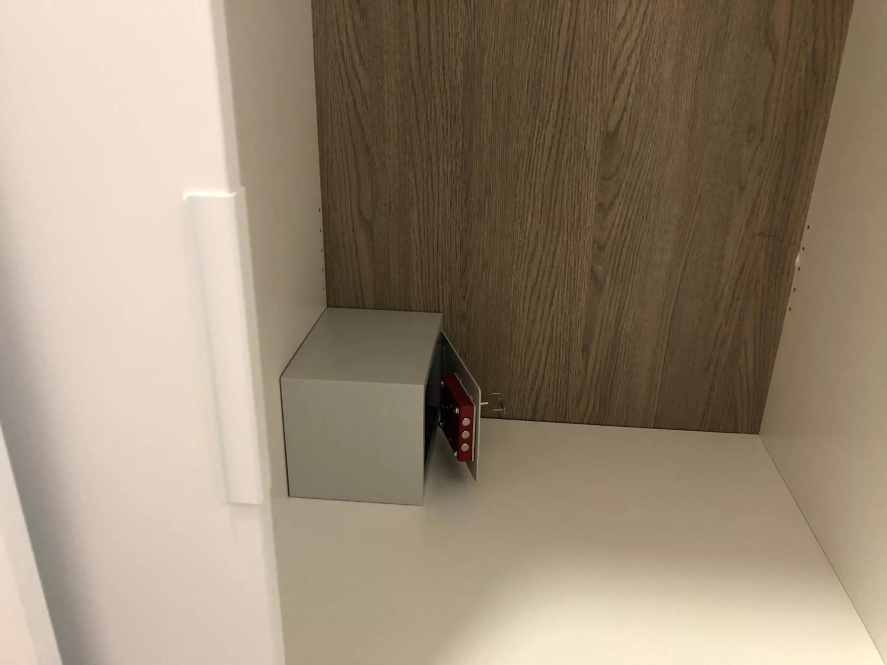 safe, Bed in b&b don Mimì