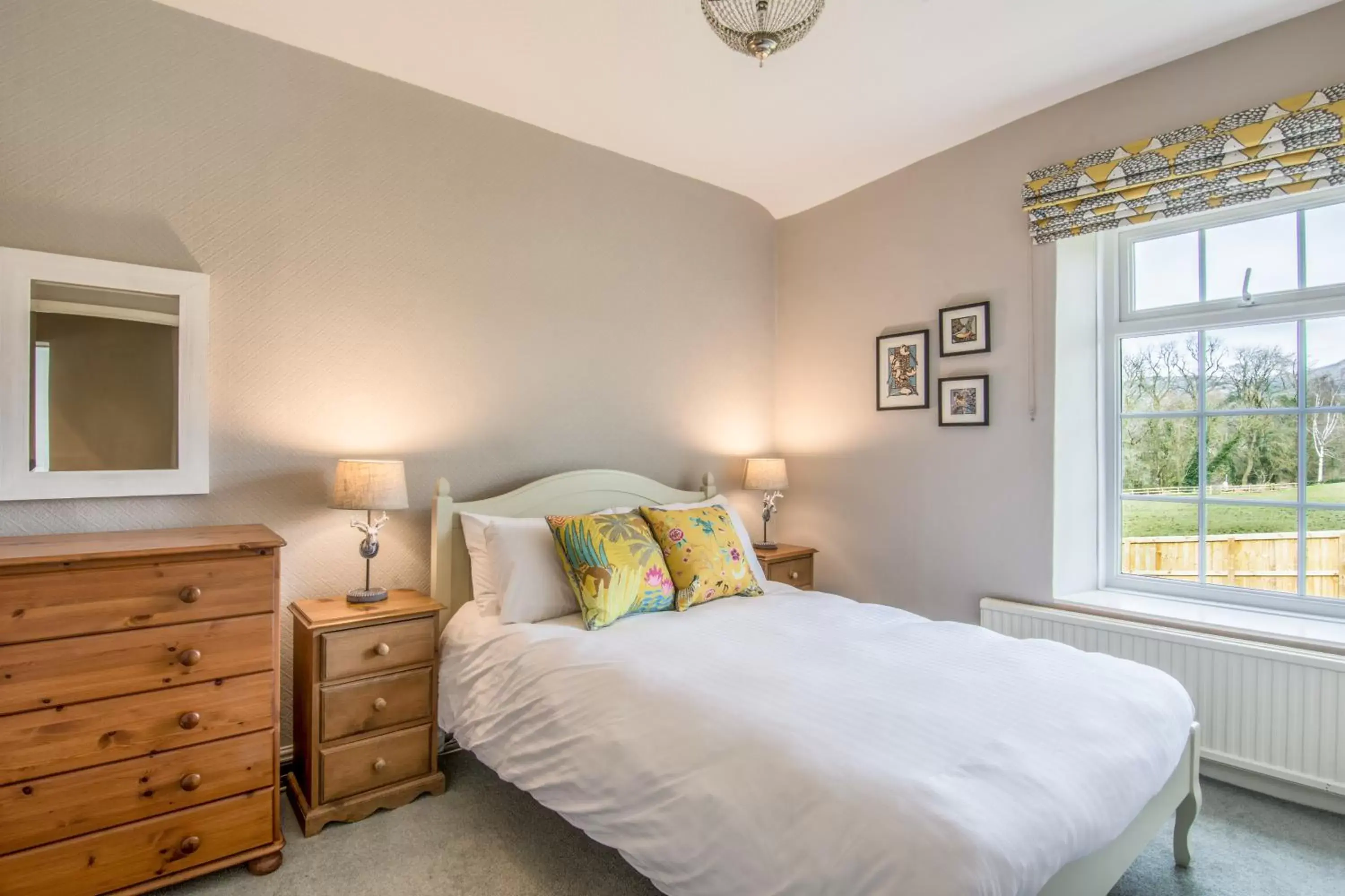 Bedroom, Bed in The Old Hall Inn