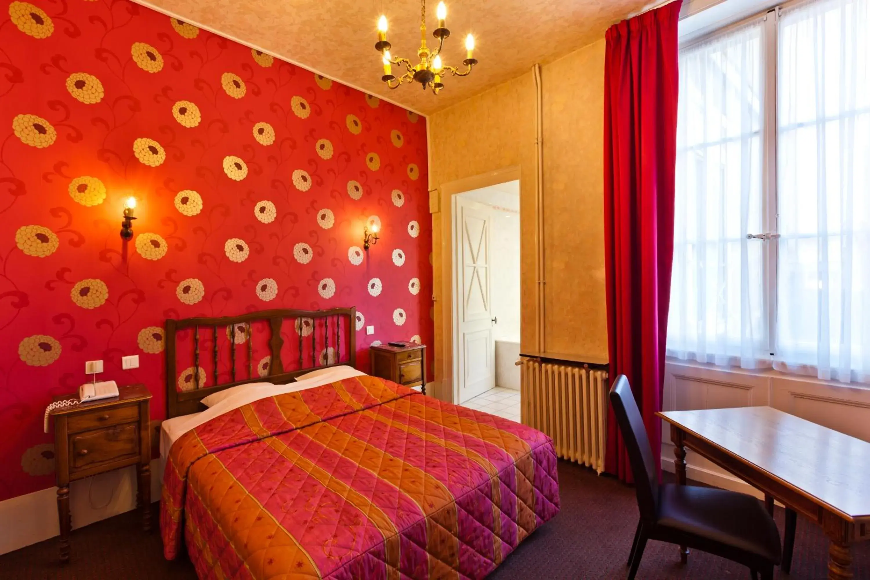 Photo of the whole room, Bed in Hotel Du Nord