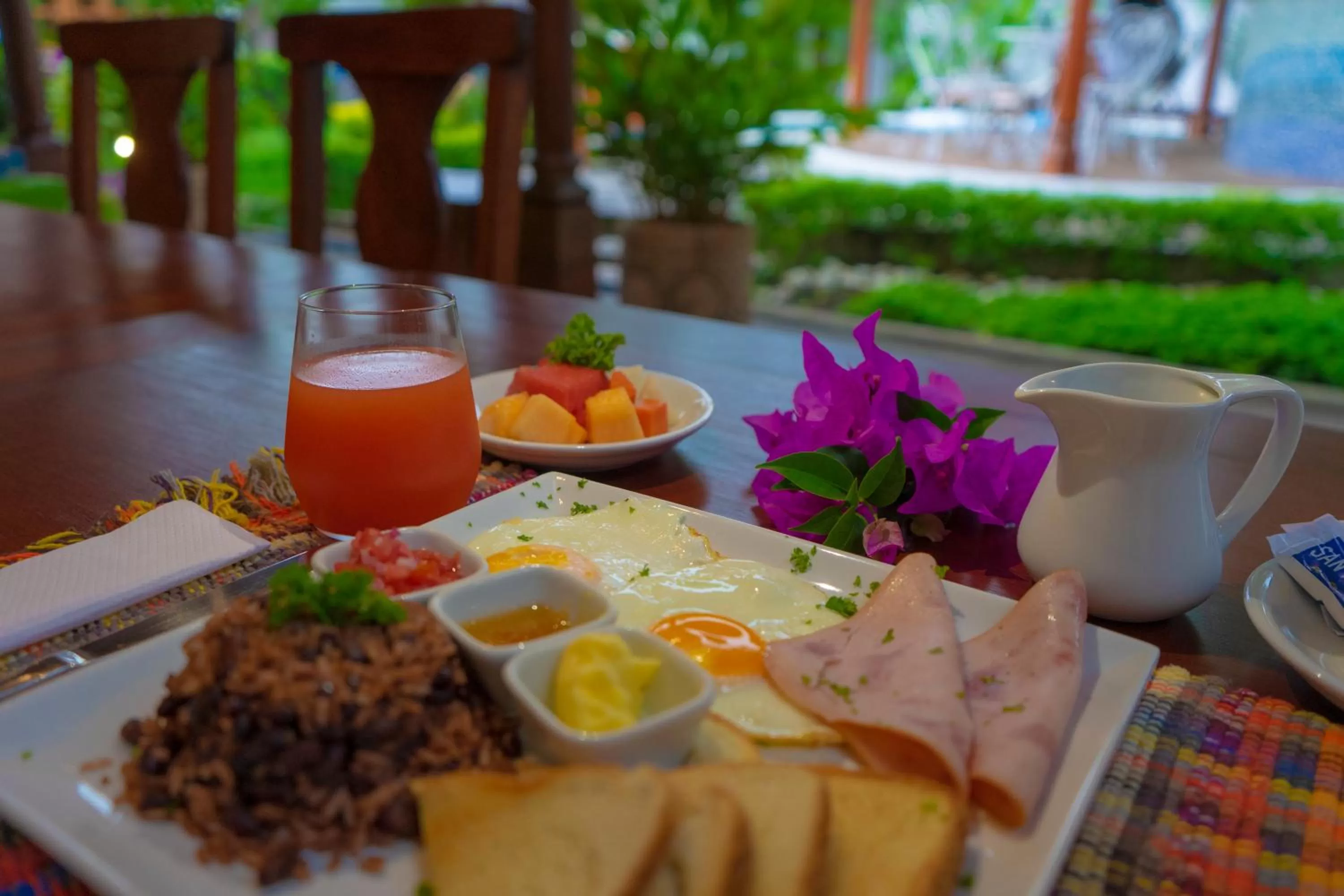 Breakfast in Hotel Boutique Adela