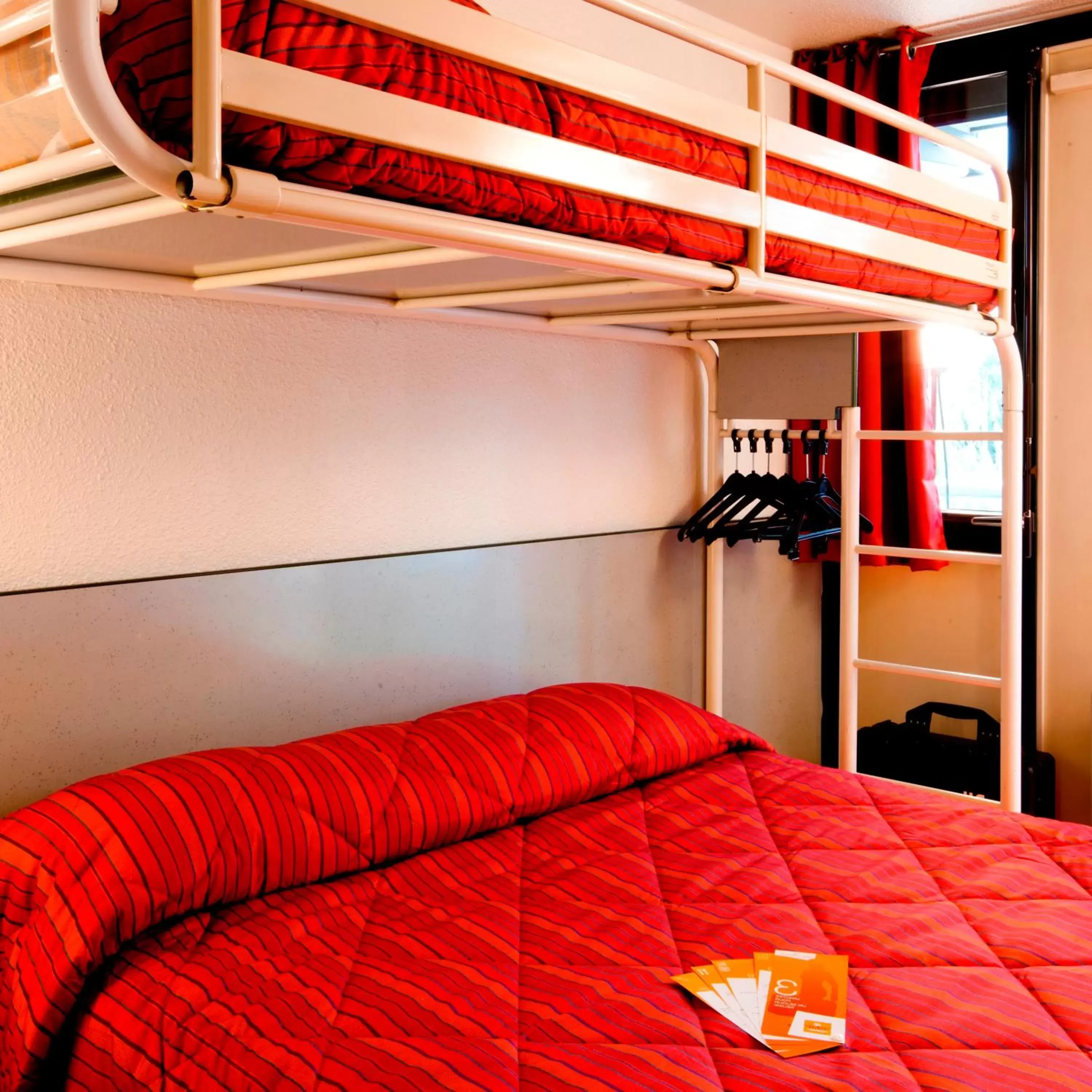 Bed in Premiere Classe Saint Nazaire - Trignac