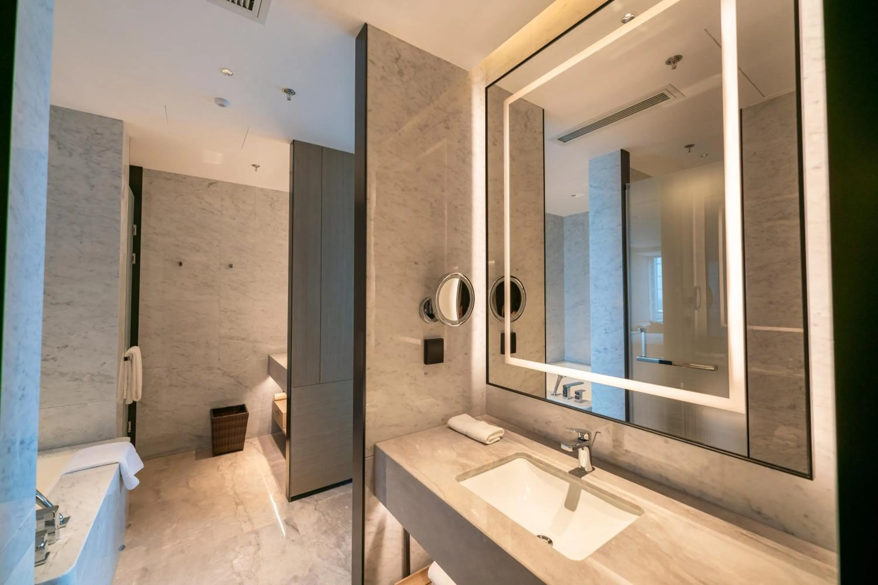 Bathroom in Changzhou Marriott Hotel Jintan