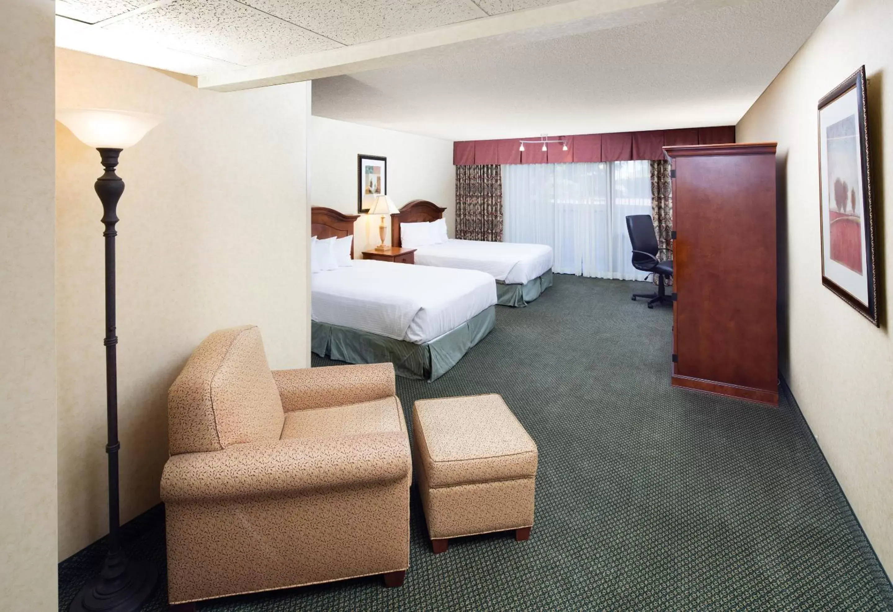 Photo of the whole room, Bed in Red Lion Hotel Pendleton Photo of the whole room, Bed in Red Lion Hotel Pendleton