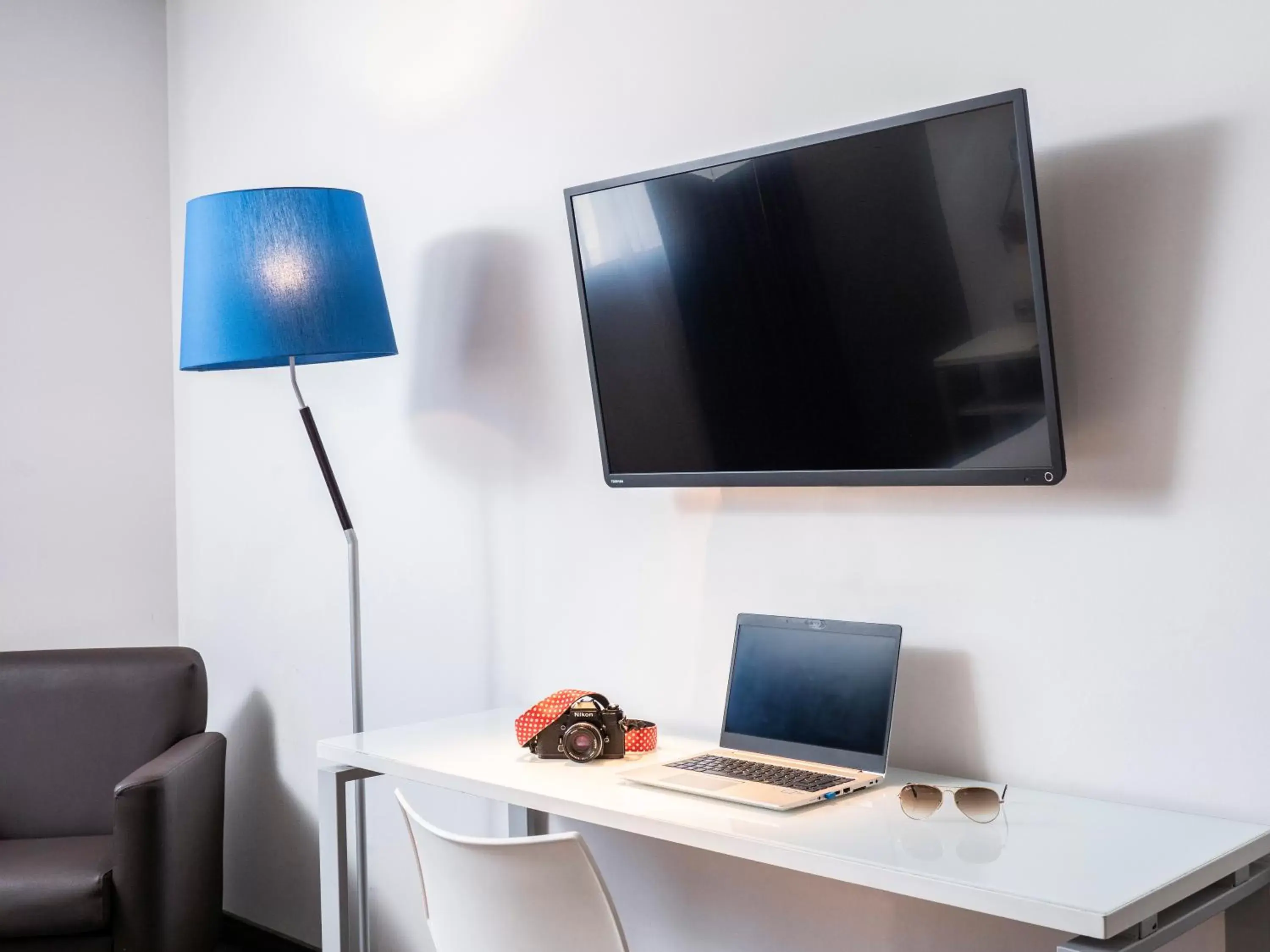 TV and multimedia, TV/Entertainment Center in Ibis Styles A Coruna