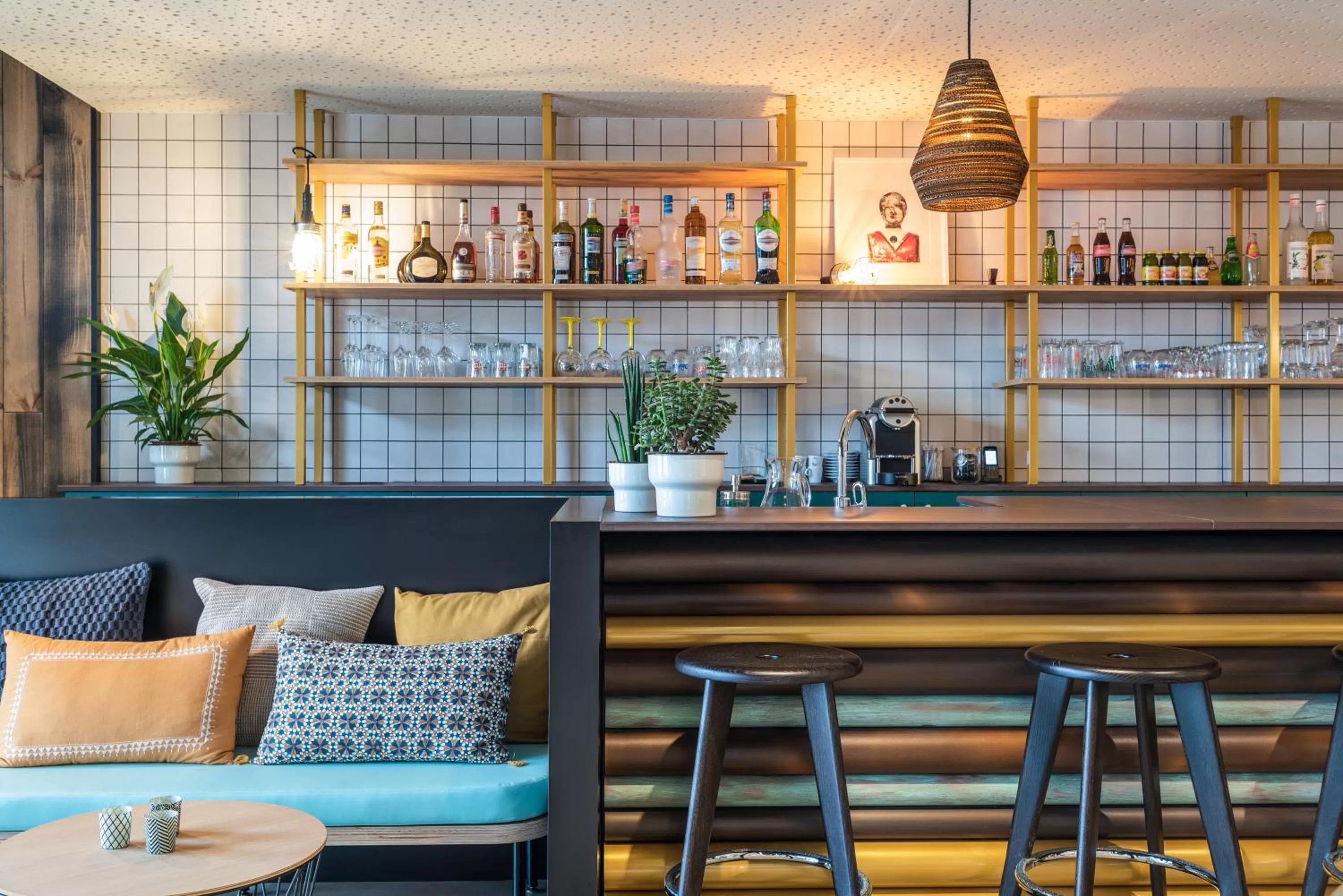 Lounge or bar in ibis Styles Lyon Meyzieu Arena Stadium