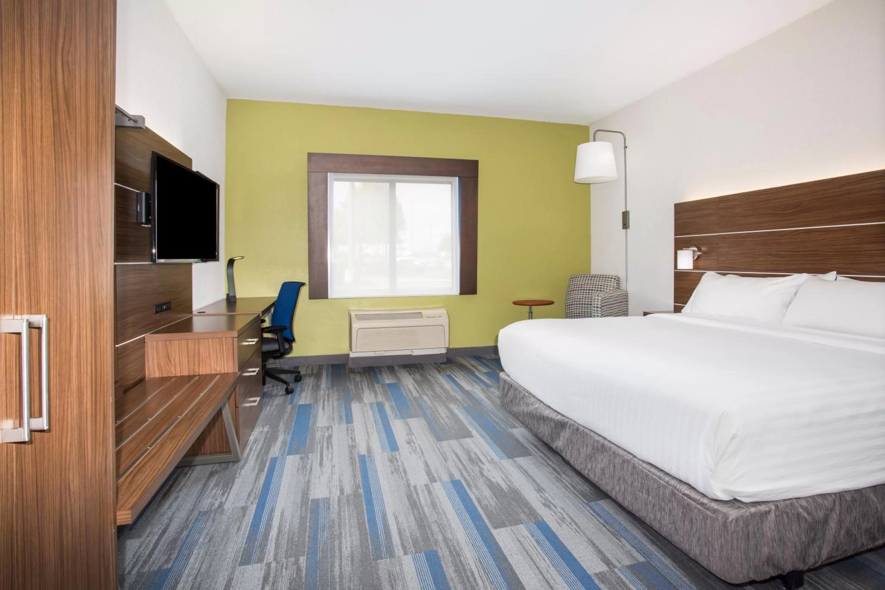 Bedroom, Bed in Holiday Inn Express Kansas City - at the Legends! by IHG