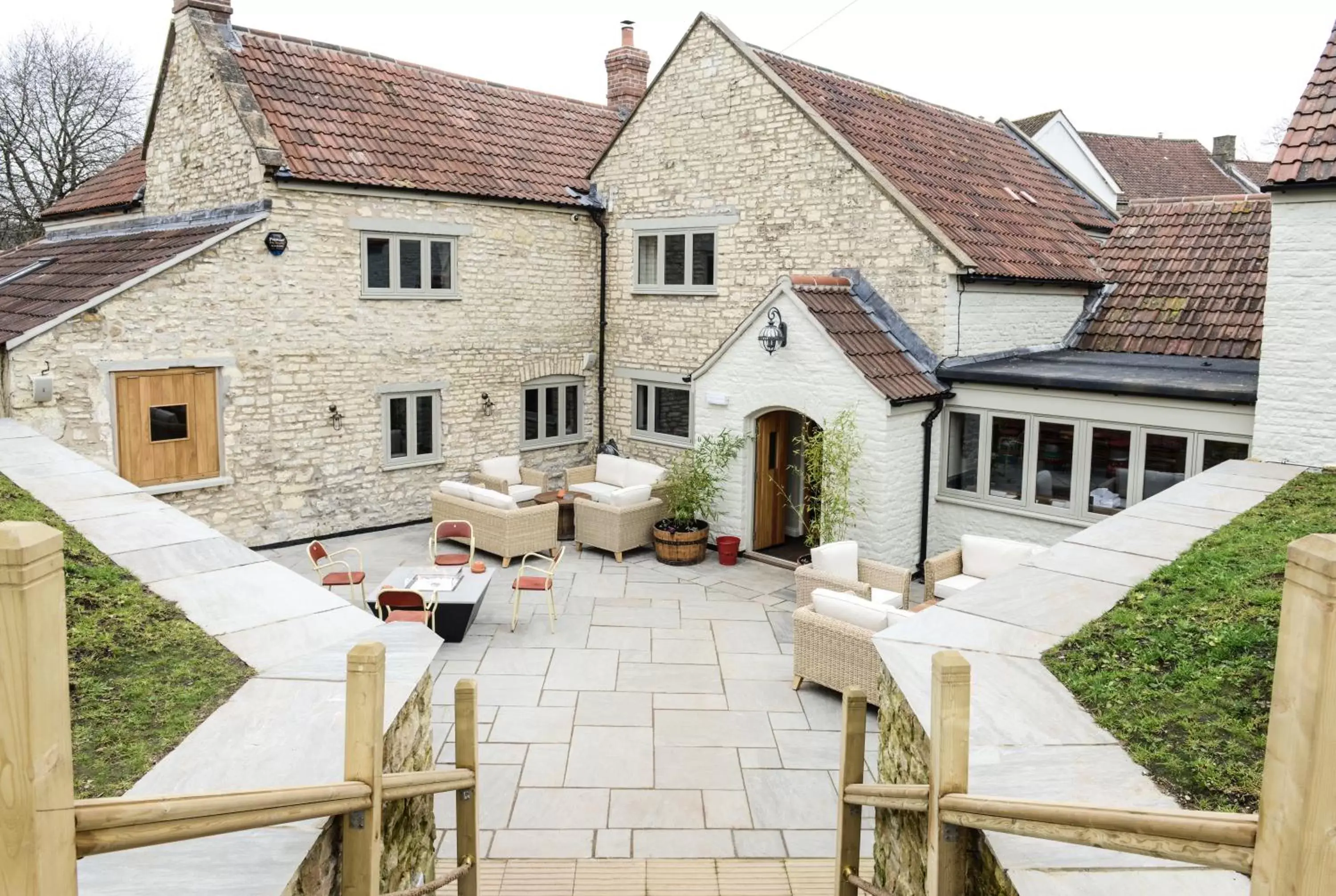 Facade/entrance in The Litton Facade/entrance in The Litton
