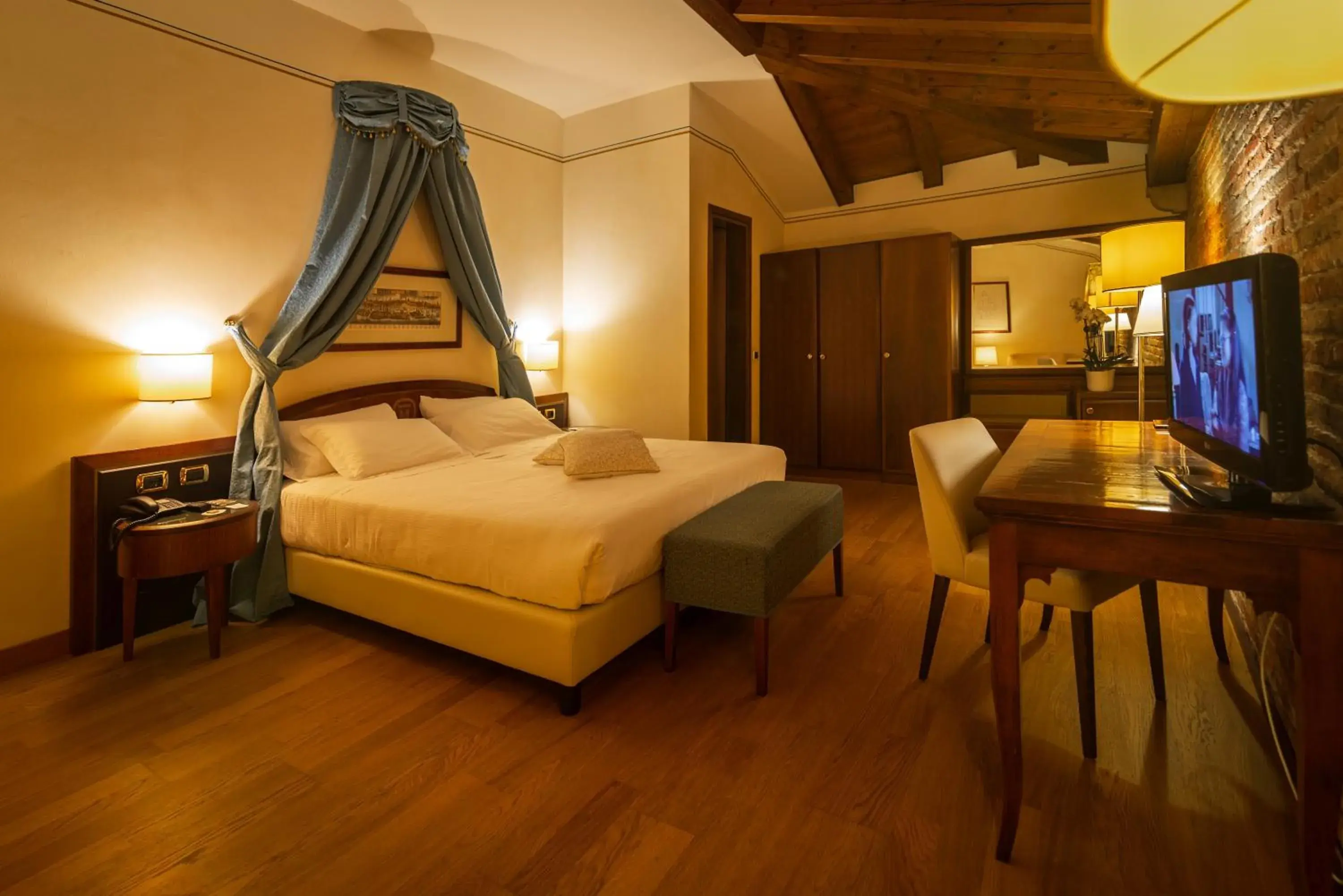 Photo of the whole room, Bed in Hotel Alla Torre