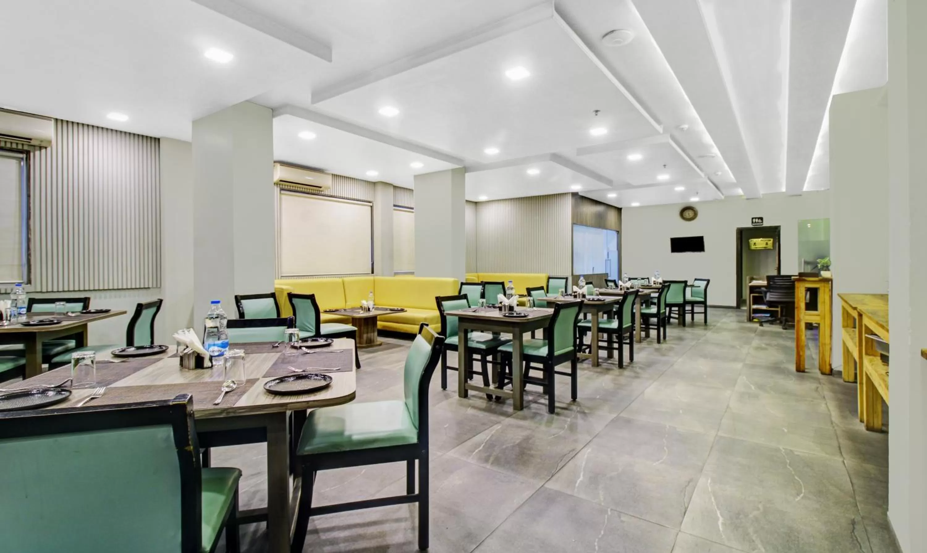 Restaurant/places to eat in Treebo Premium Brijinn