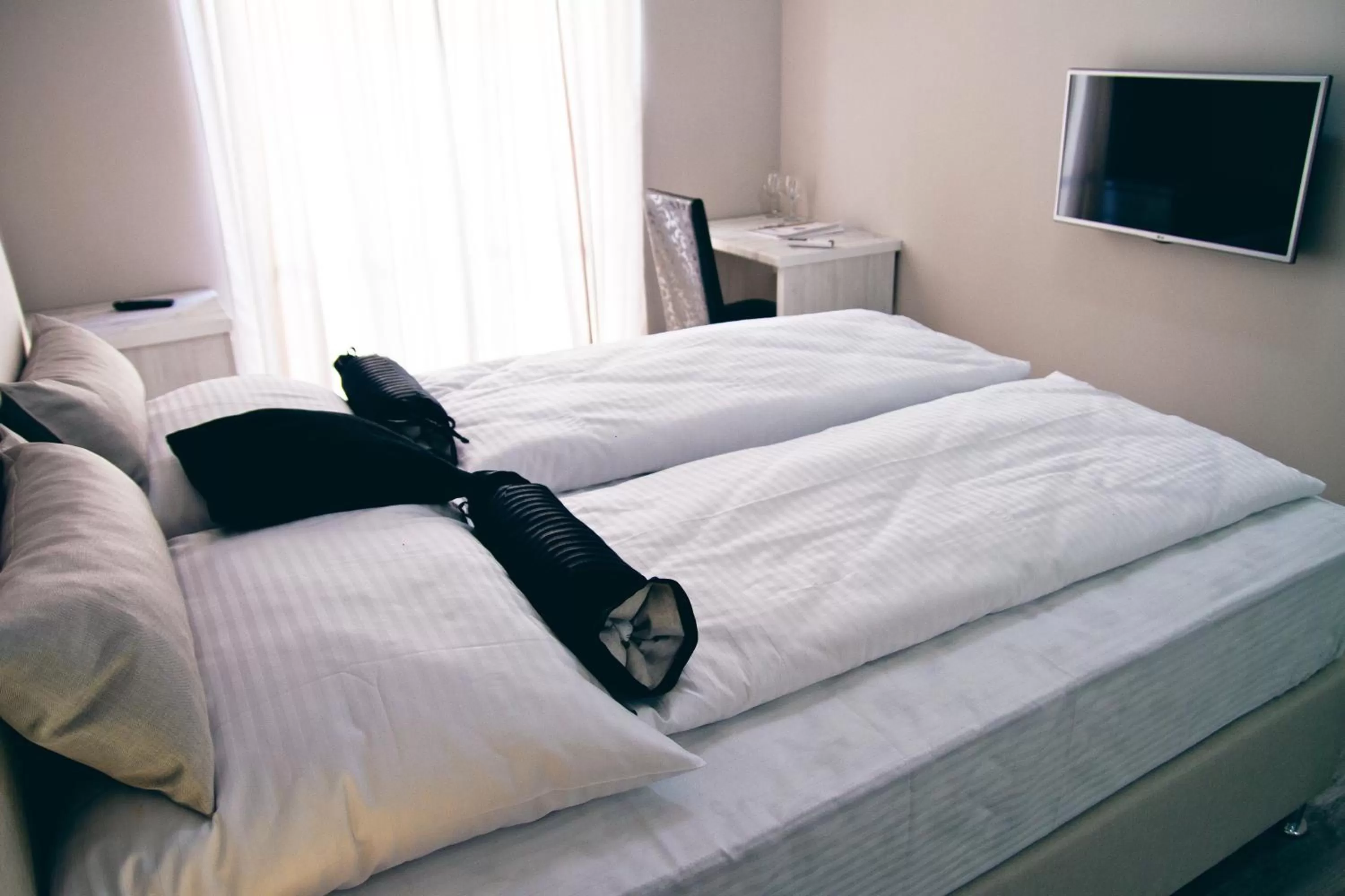 Photo of the whole room, Bed in Hotel Bakarni Lonac