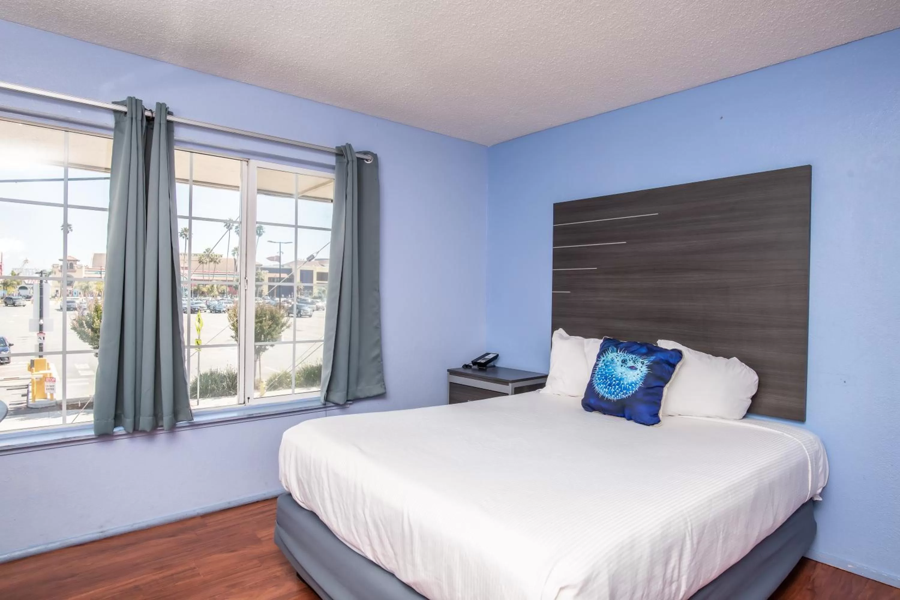 Bed in Aqua Breeze Inn