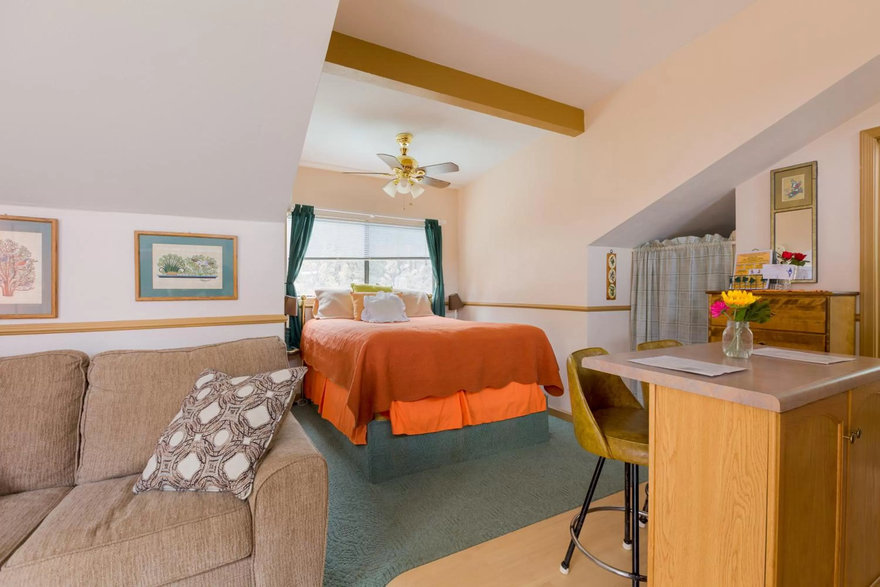 Seating Area in Crown King Cabins Bradshaw