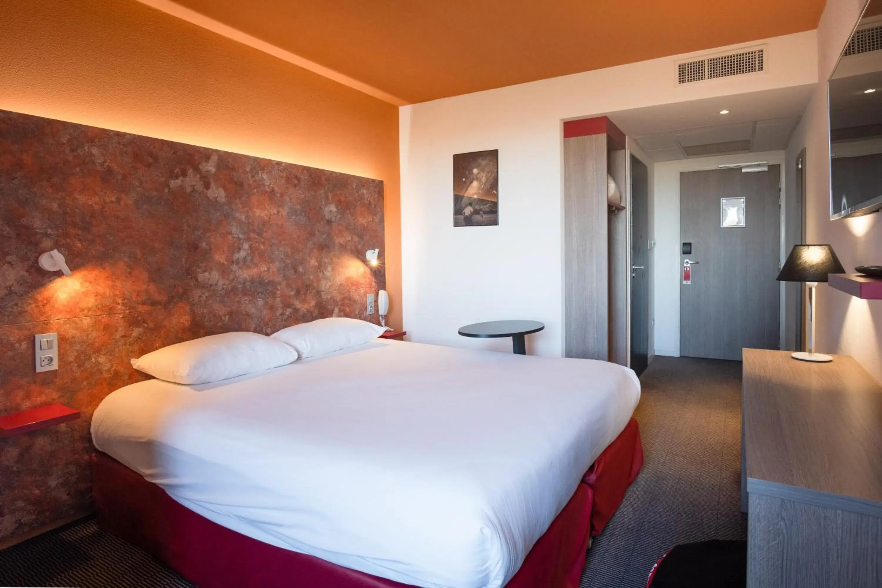 Bedroom, Bed in ibis Styles Toulouse Cite Espace