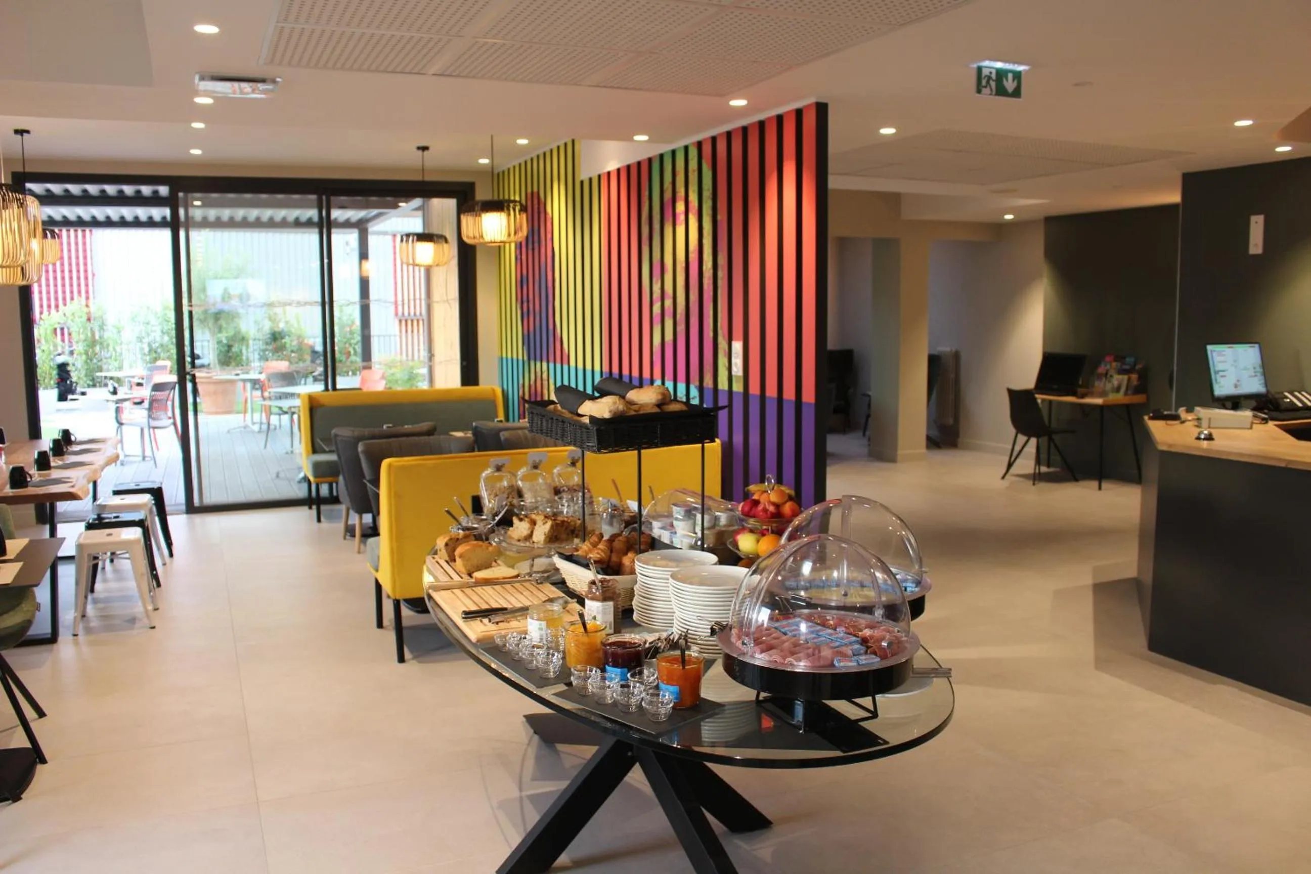 Buffet breakfast in Hôtel la Capelle Millau