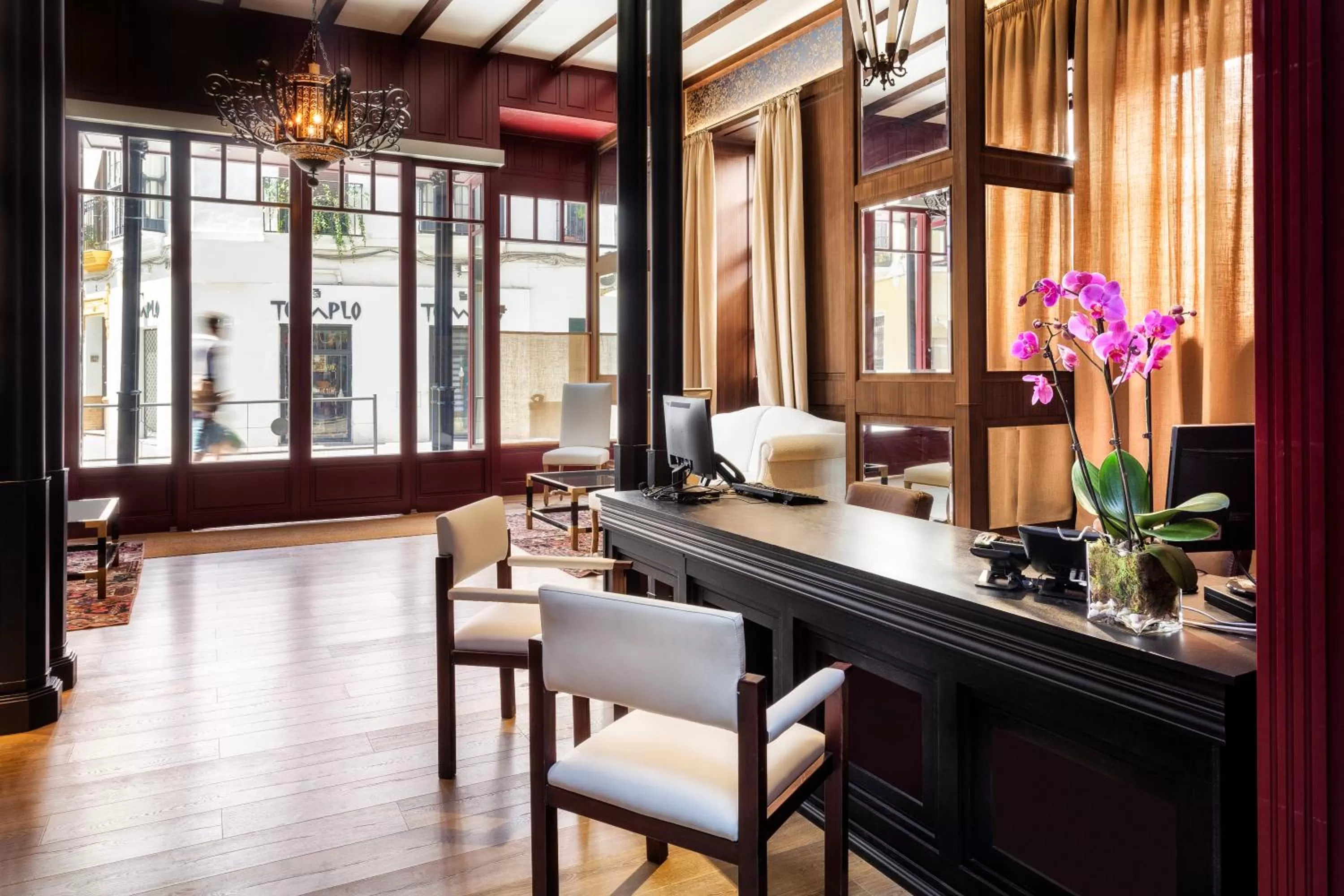 Lobby or reception in H10 Corregidor Boutique Hotel