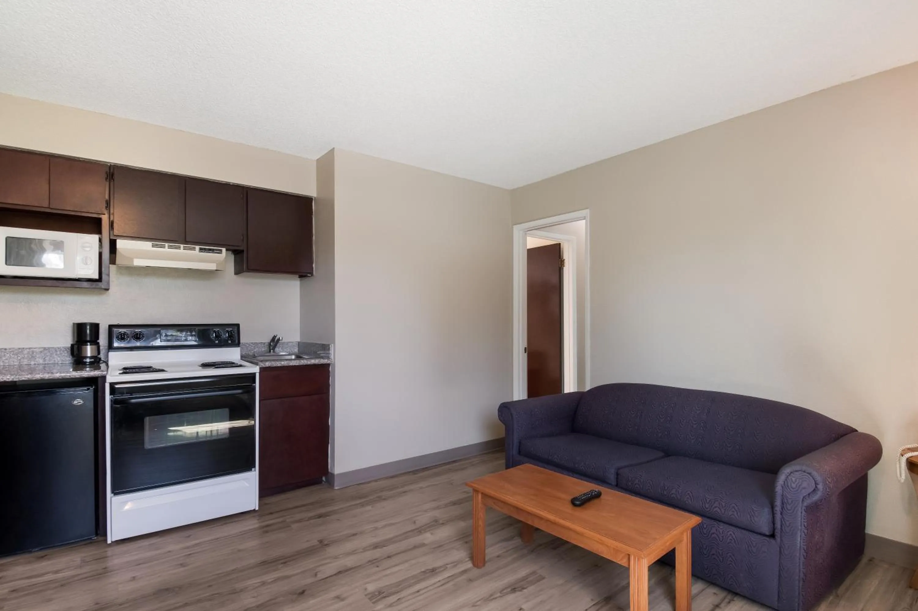 Rodeway Inn & Suites Portland West - Beaverton