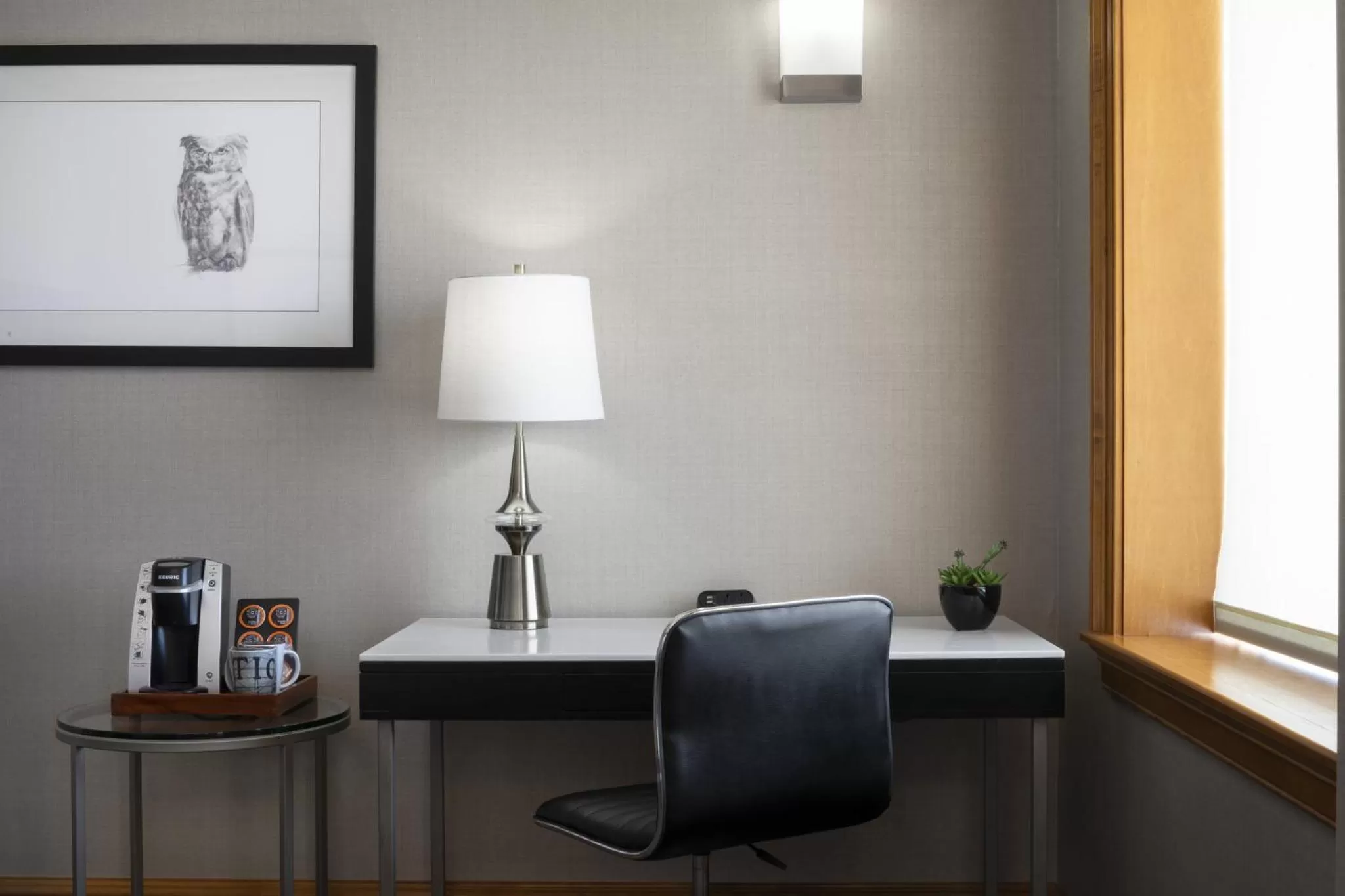 Photo of the whole room in voco The Tiger Hotel, Columbia, MO by IHG