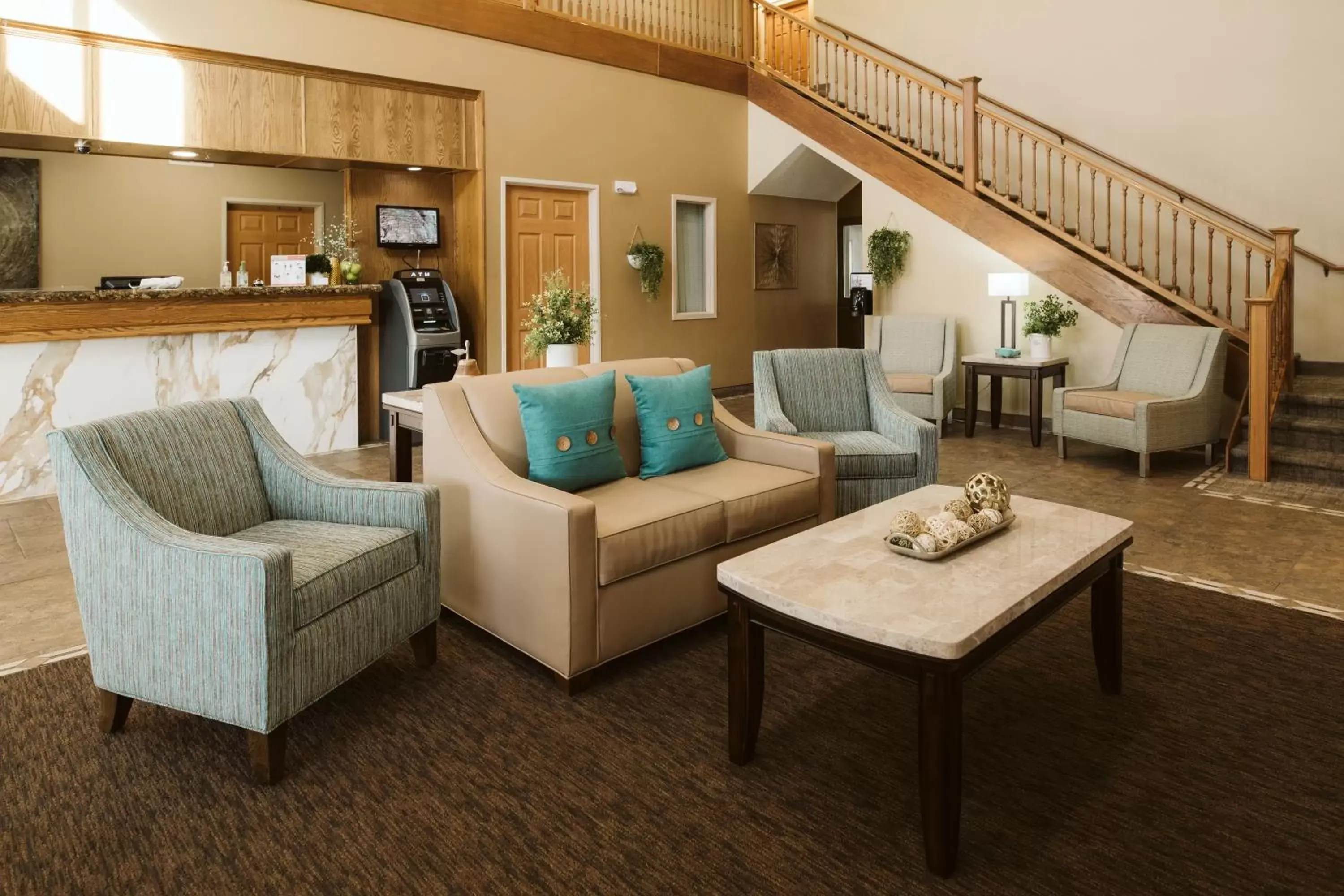 Lobby or reception, Seating Area in Expressway Suites of Bismarck