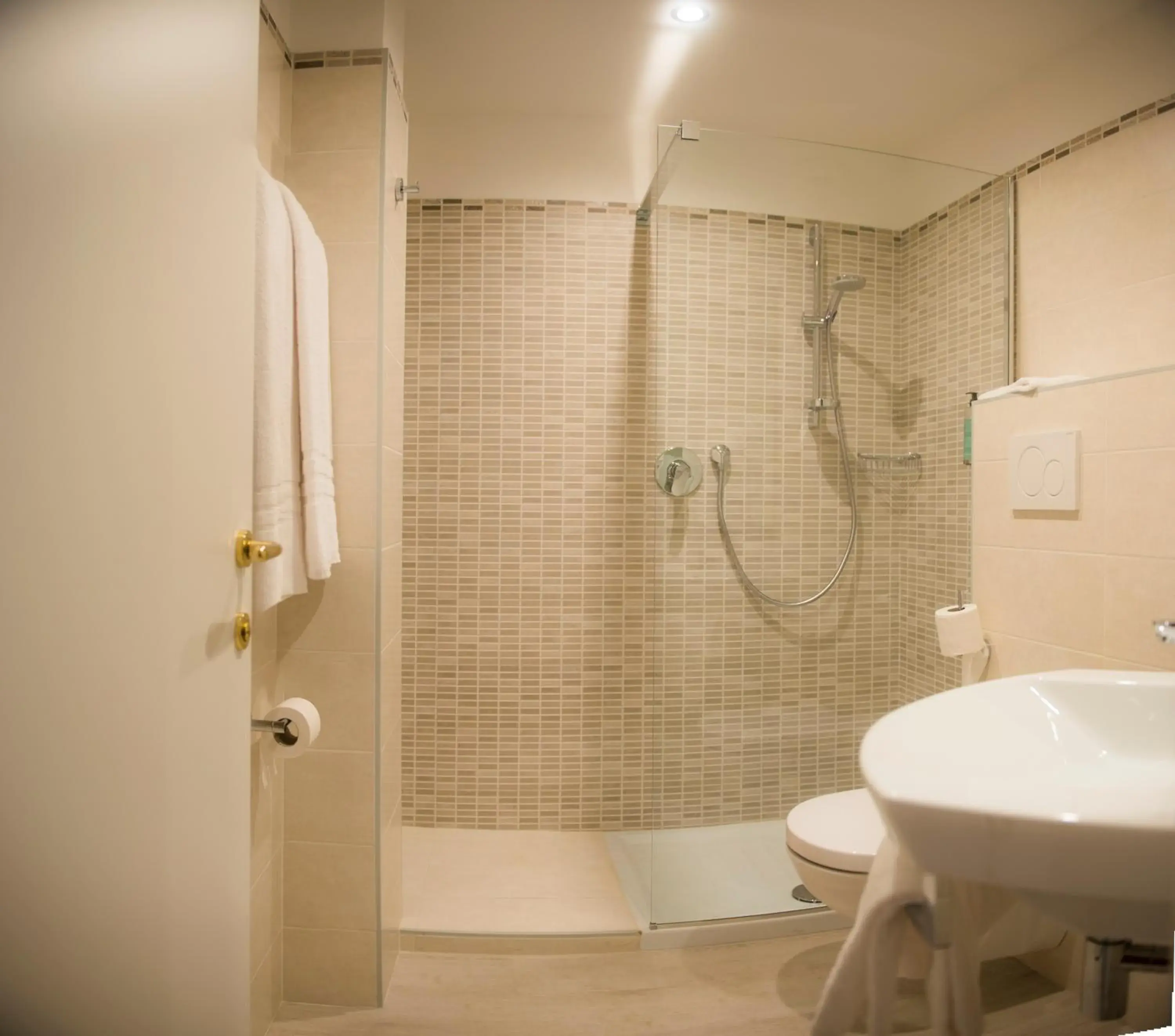 Bathroom in Hotel Everest