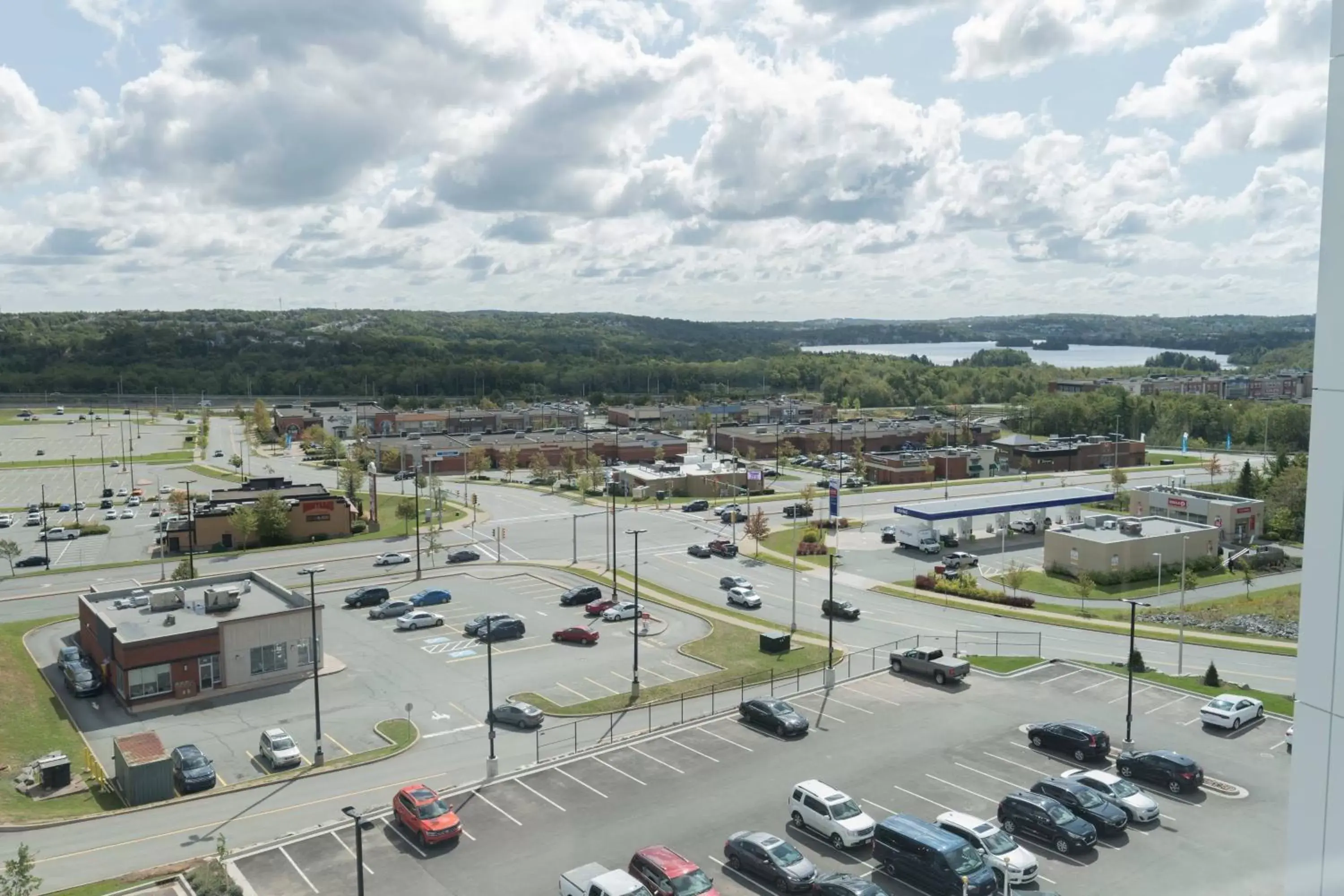 Photo of the whole room in Courtyard by Marriott Halifax Dartmouth