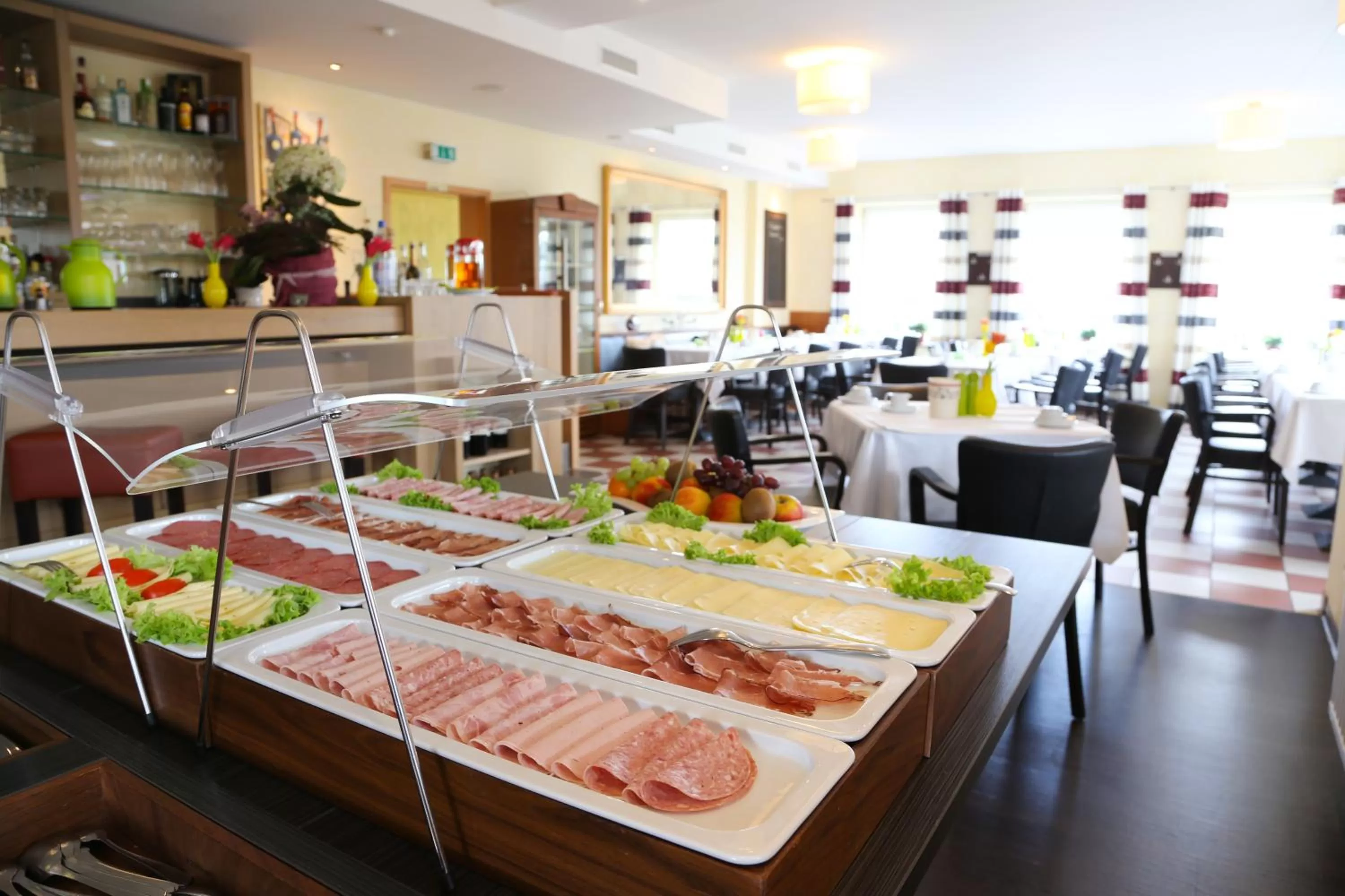 Food and drinks in HOTEL PARQÉO im A66