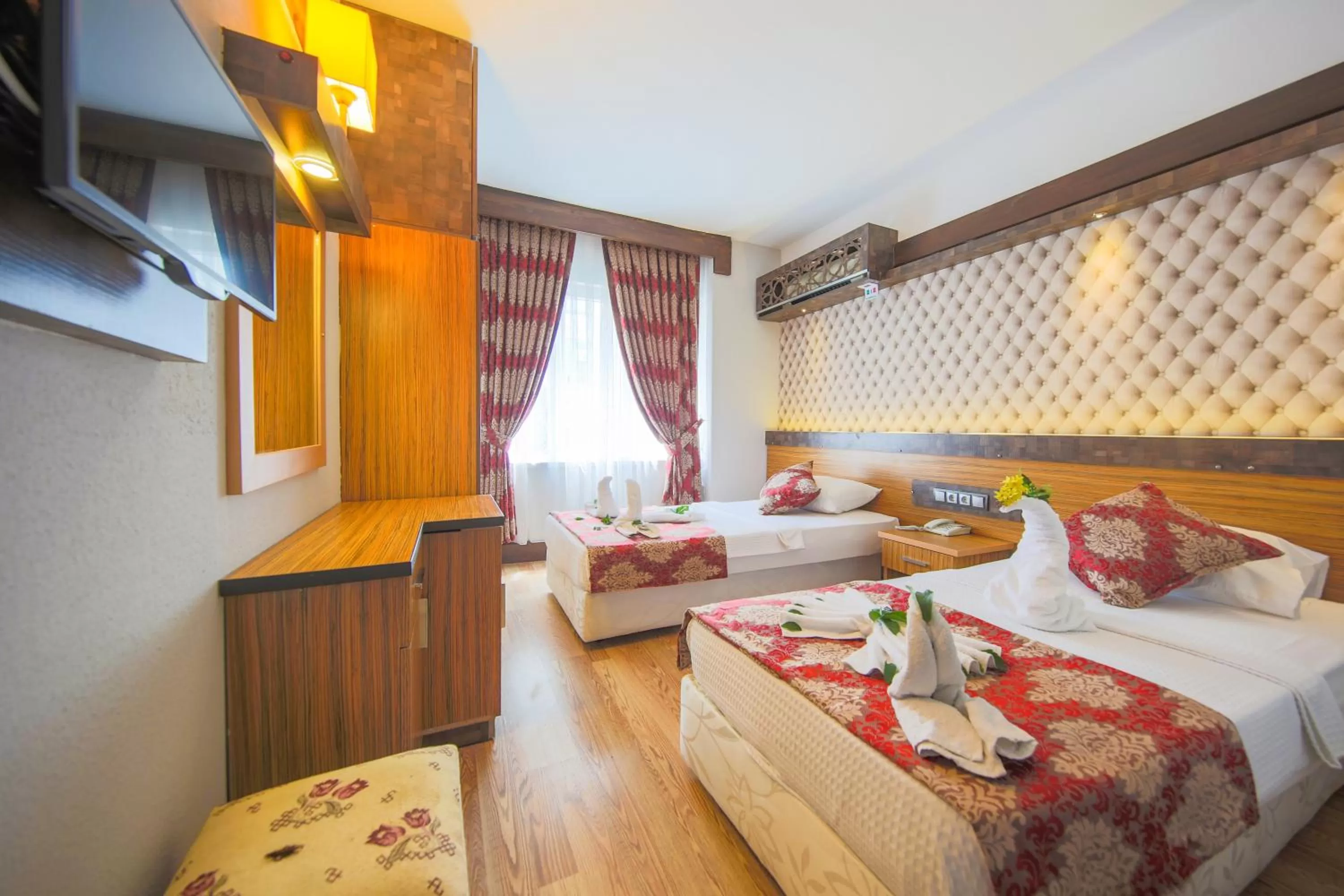 Photo of the whole room, Bed in Mevre Hotel