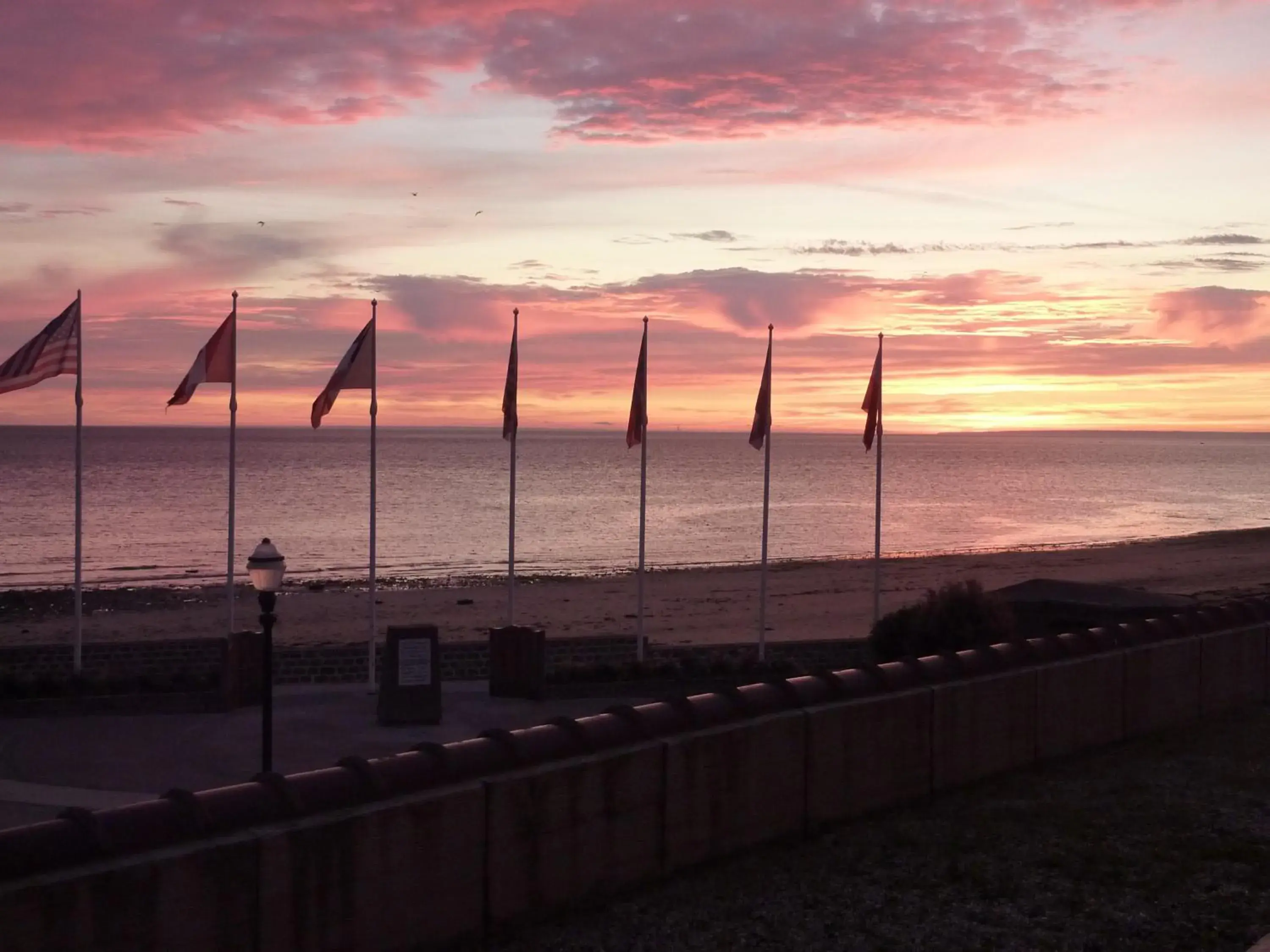 Sunrise, Sunrise/Sunset in Le Saint-Aubin