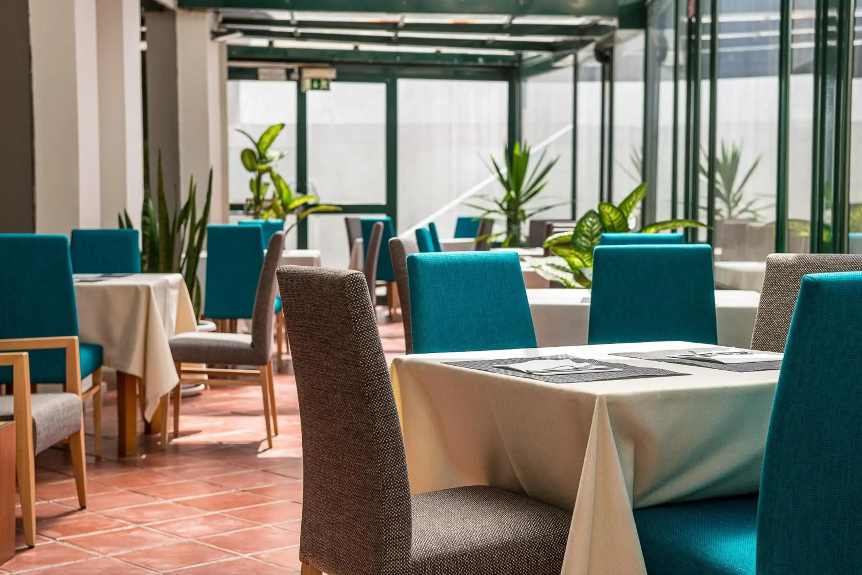 Restaurant/Places to Eat in Hotel Apartamento Sinerama