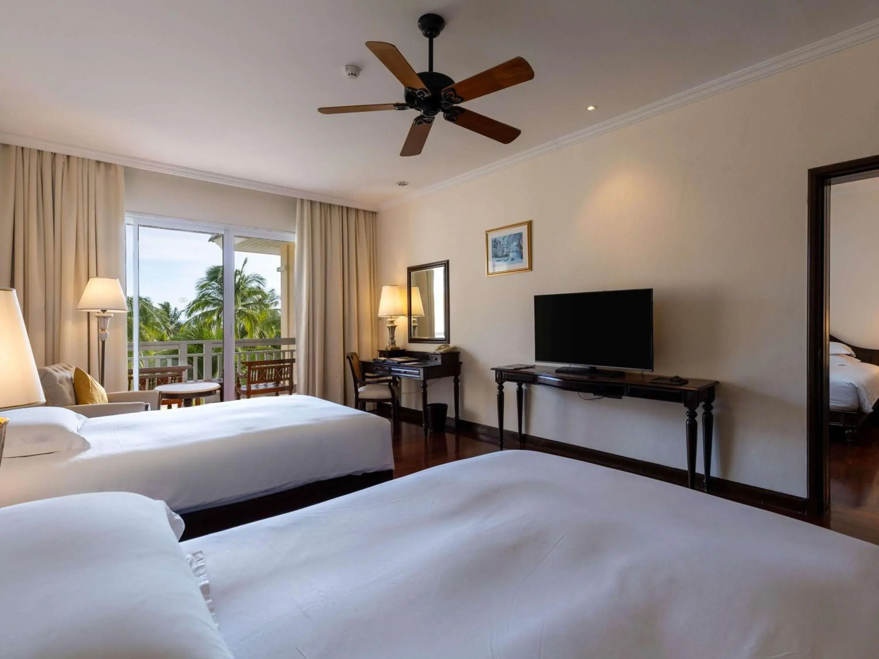 Bedroom, TV/Entertainment Center in Sofitel Krabi Phokeethra Golf and Spa Resort