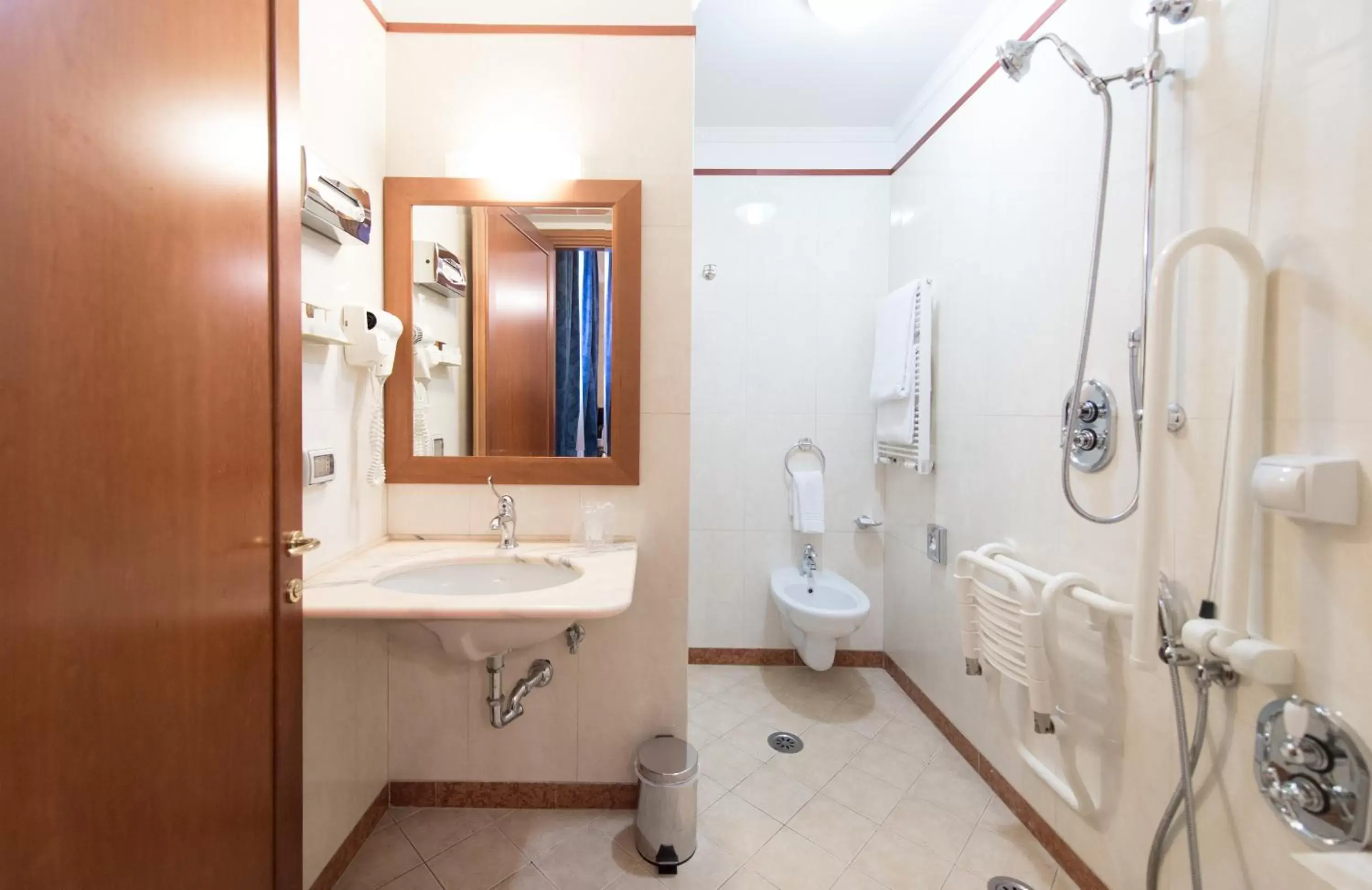 Bathroom in Diana Park Hotel