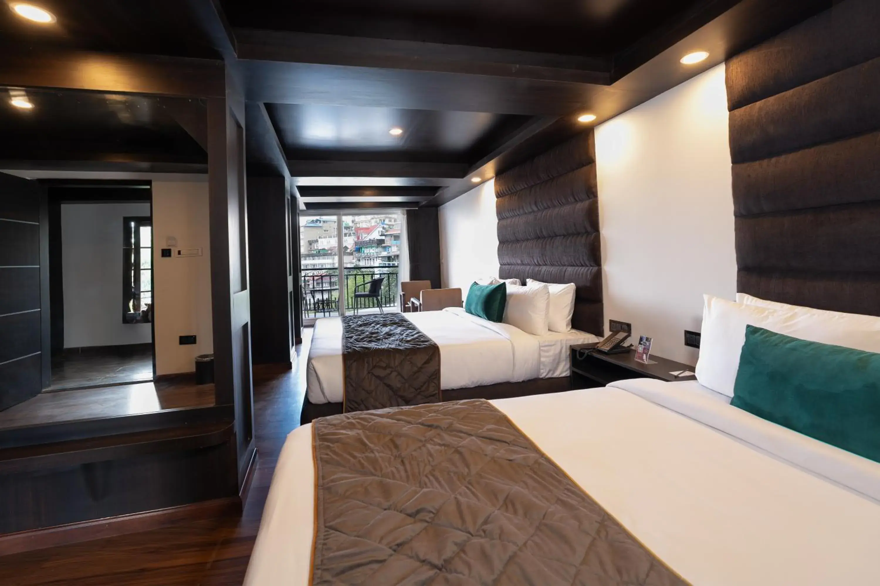 Family View with Balcony in The West Gate Posada By Summit Family View with Balcony in The West Gate Posada By Summit