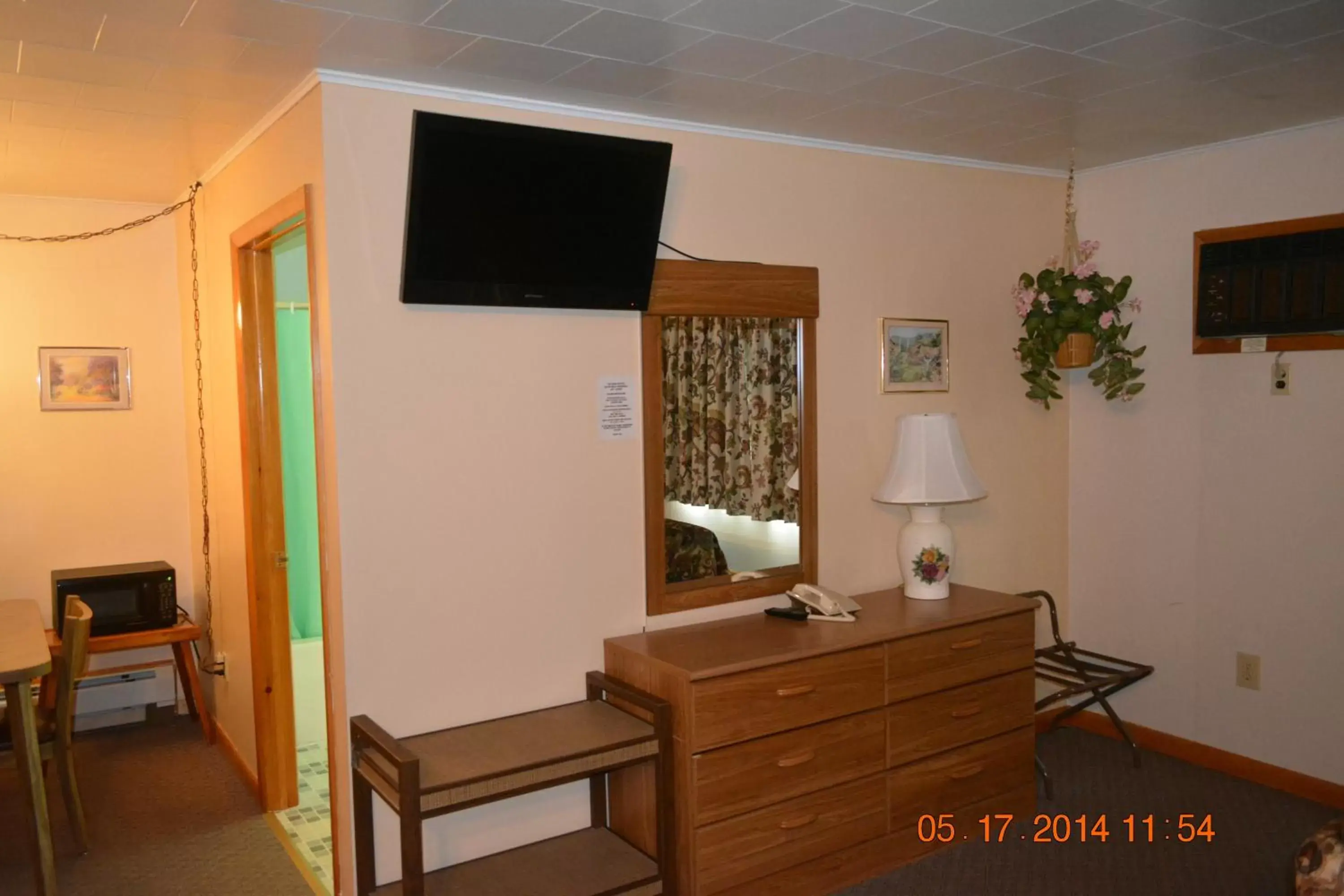 Double Room with Two Double Beds - Non-Smoking in The Village Motel