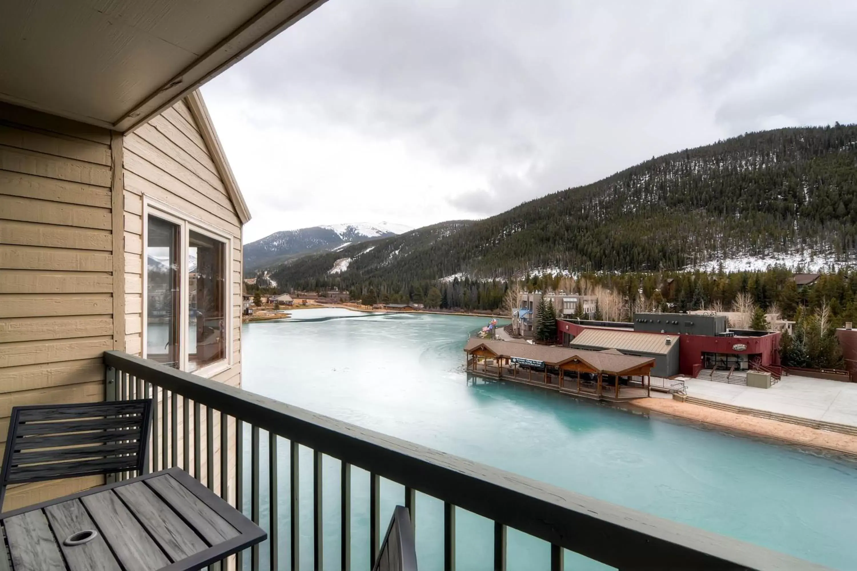 One-Bedroom Apartment in Lakeside Village by Keystone Resort