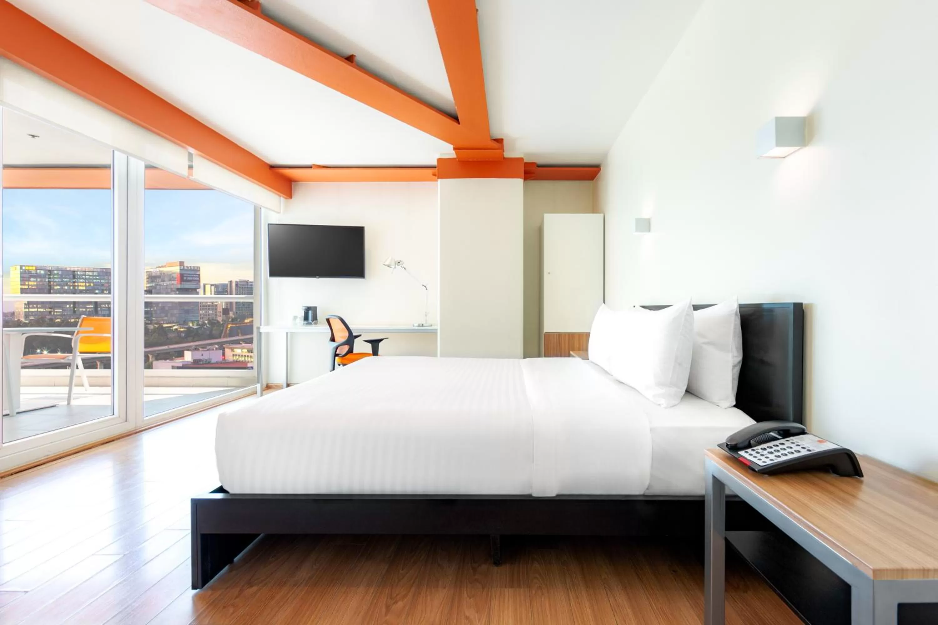 Photo of the whole room, Bed in Gamma Ciudad de Mexico Santa Fe