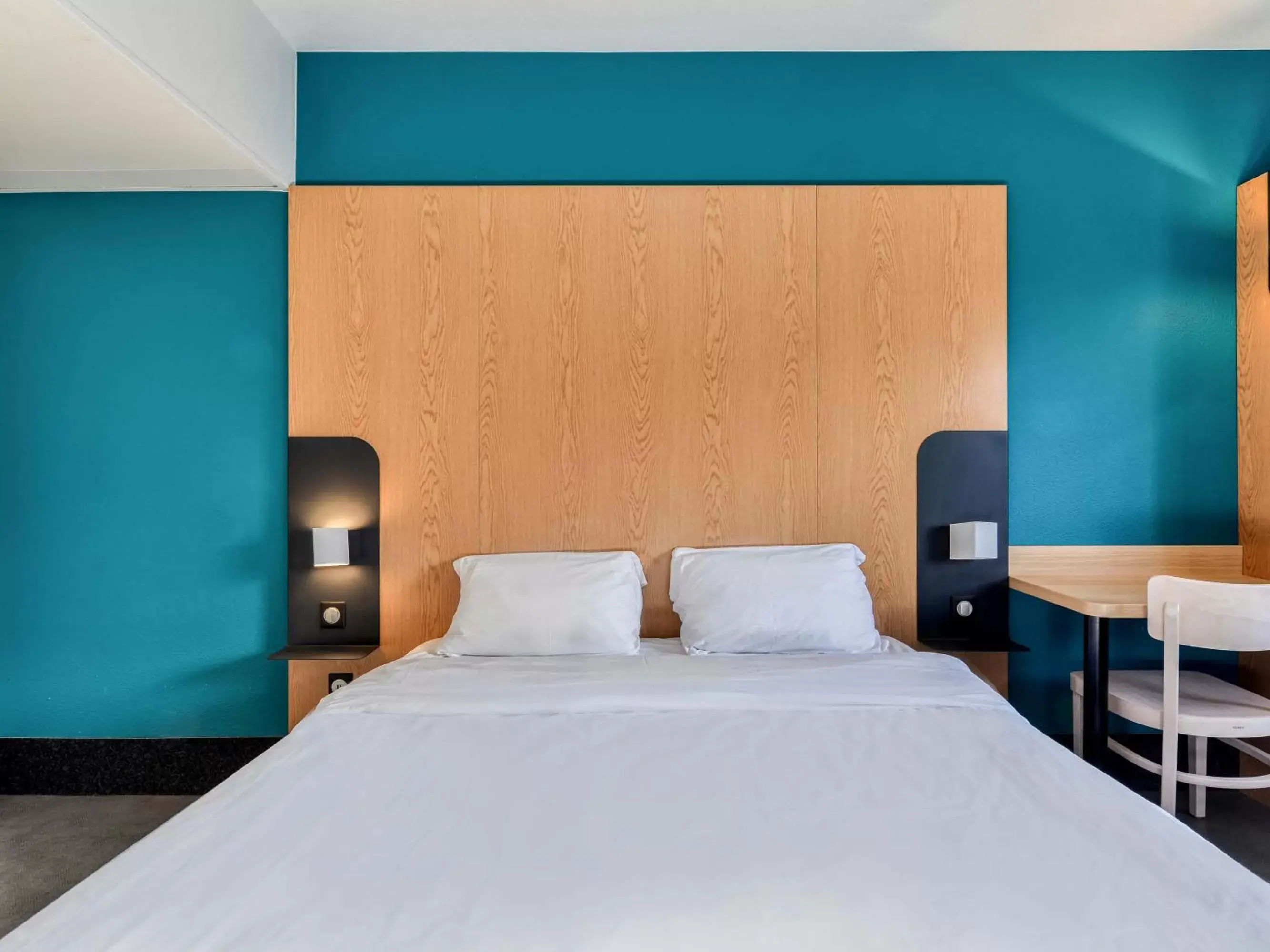 Bedroom, Bed in B&B HOTEL Le Tréport Friville