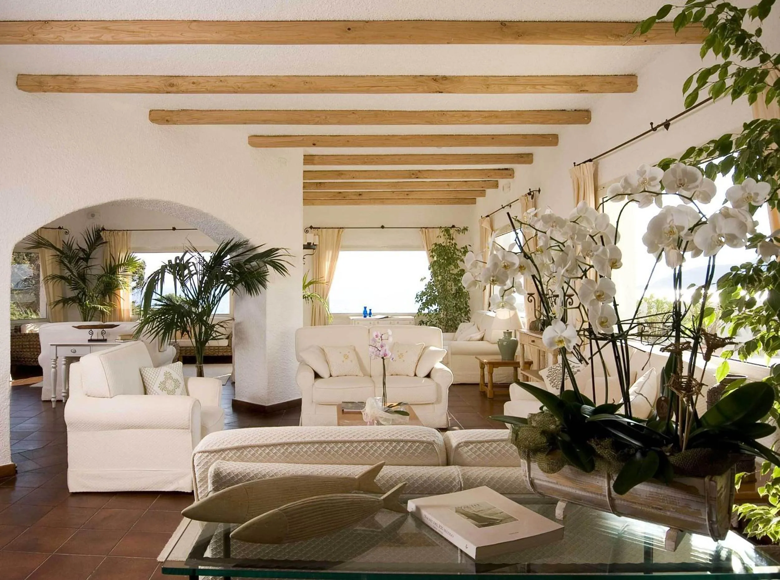 Lobby or reception in COLONNA GRAND HOTEL CAPO TESTA, a Colonna Luxury Beach Hotel, Santa Teresa Sardegna