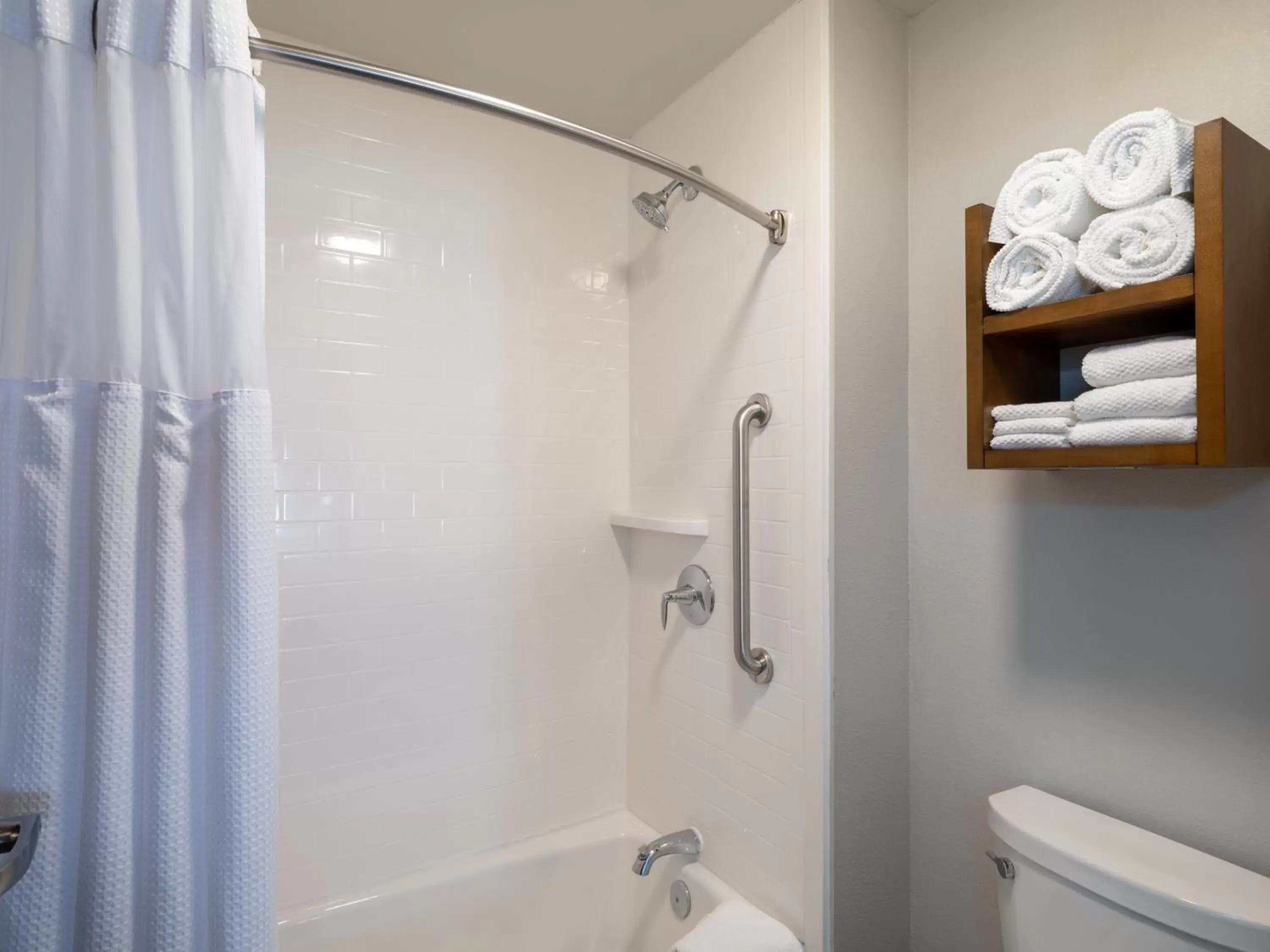Bathroom in Staybridge Suites - Sioux City Southeast, an IHG Hotel