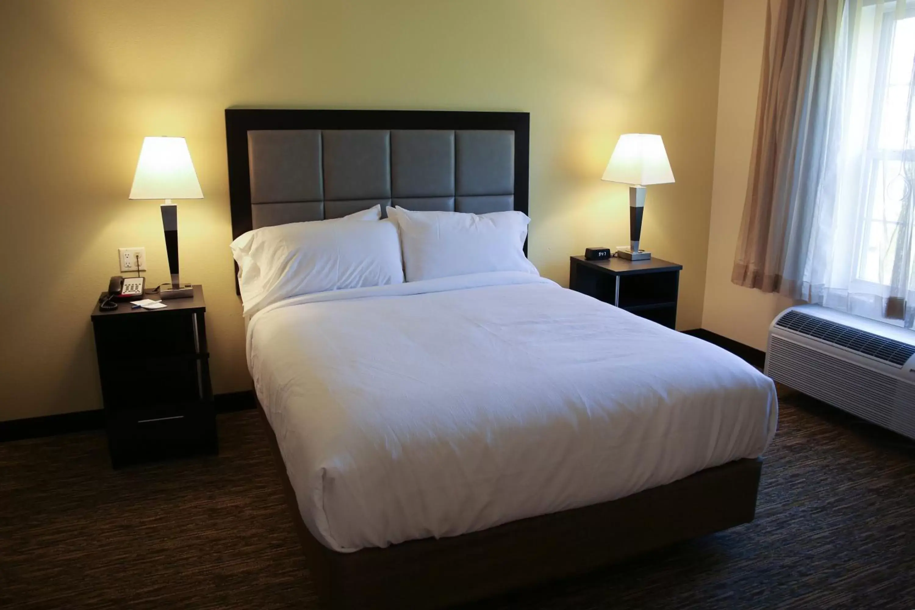 Photo of the whole room, Bed in Candlewood Suites - Portland - Scarborough, an IHG Hotel