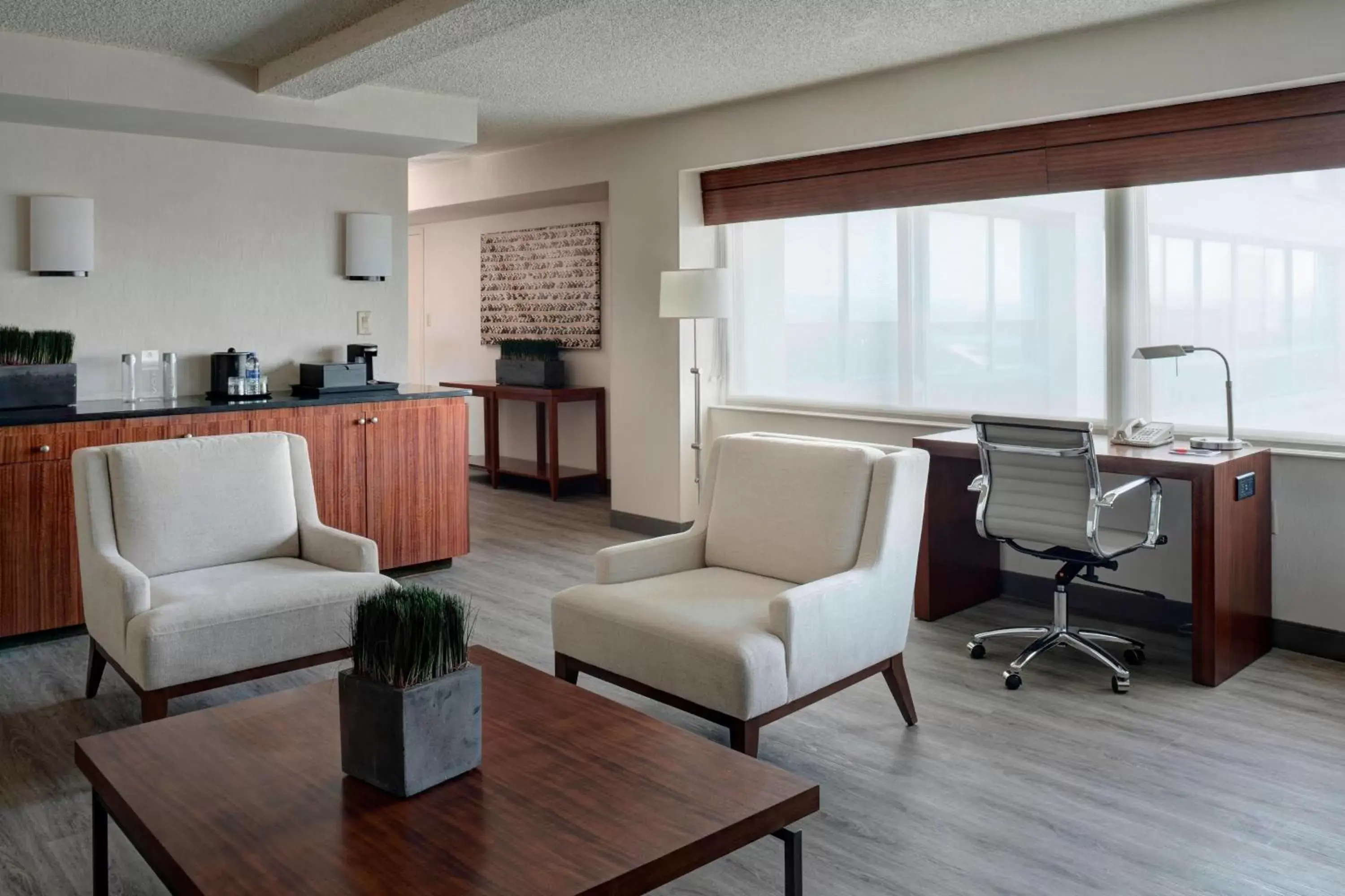 Lounge or bar, Seating Area in Detroit Marriott Southfield