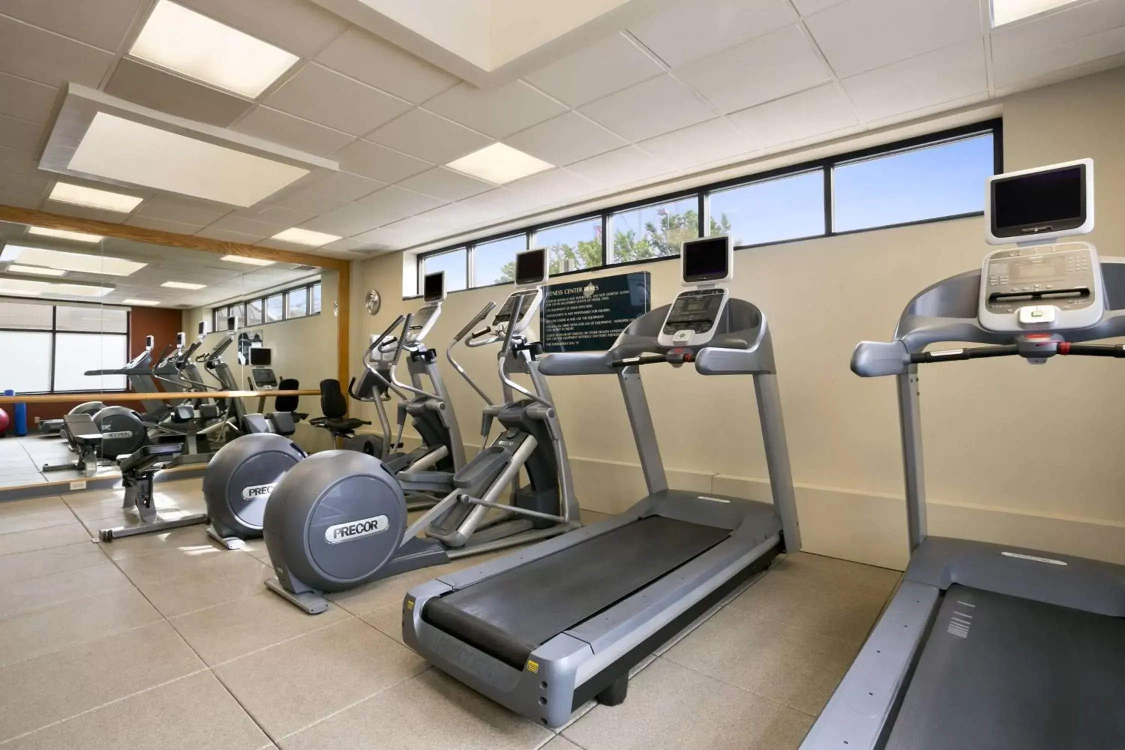 Fitness centre/facilities, Fitness Center/Facilities in Embassy Suites Cleveland - Beachwood