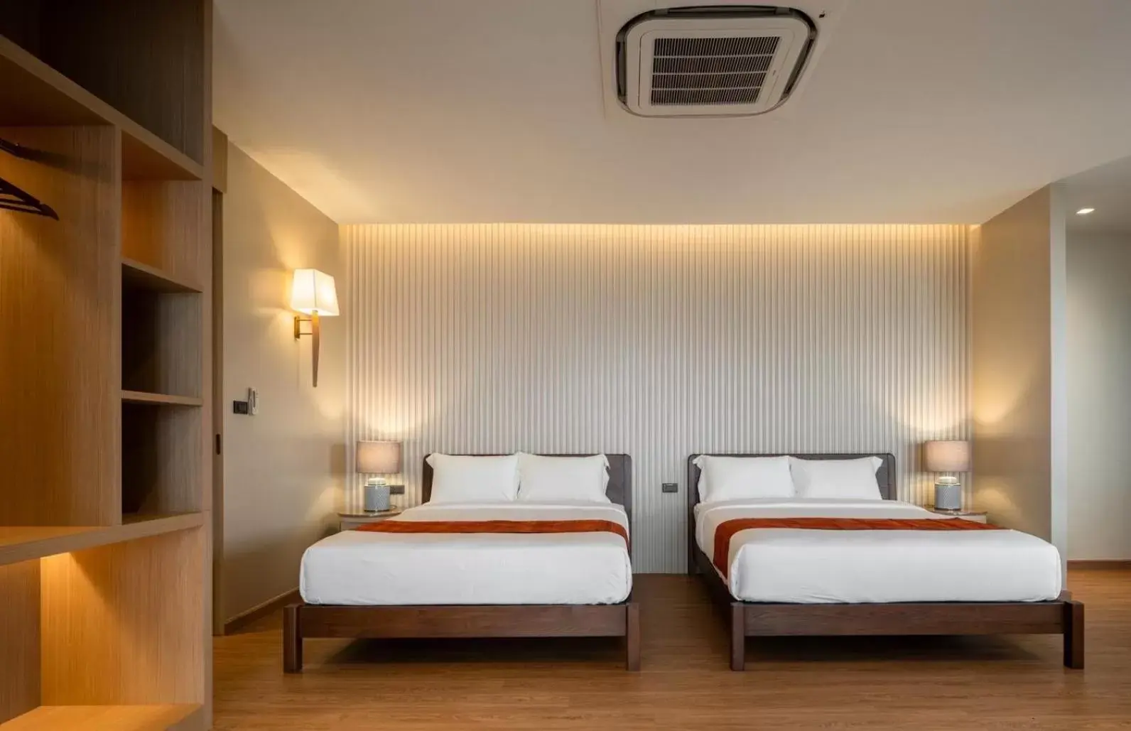 Bed in Ban Saithong Beach Resort