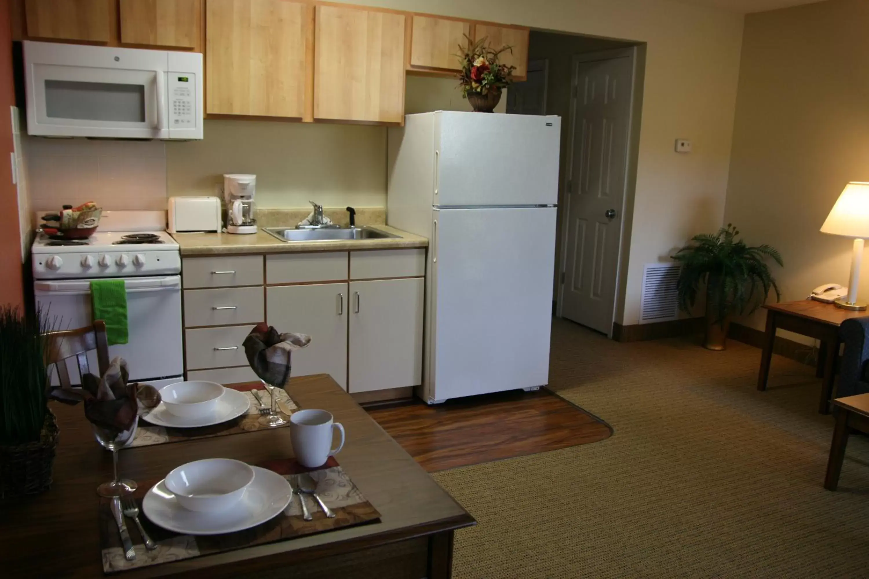 Kitchen or kitchenette, Kitchen/Kitchenette in Affordable Suites of America Fredericksburg