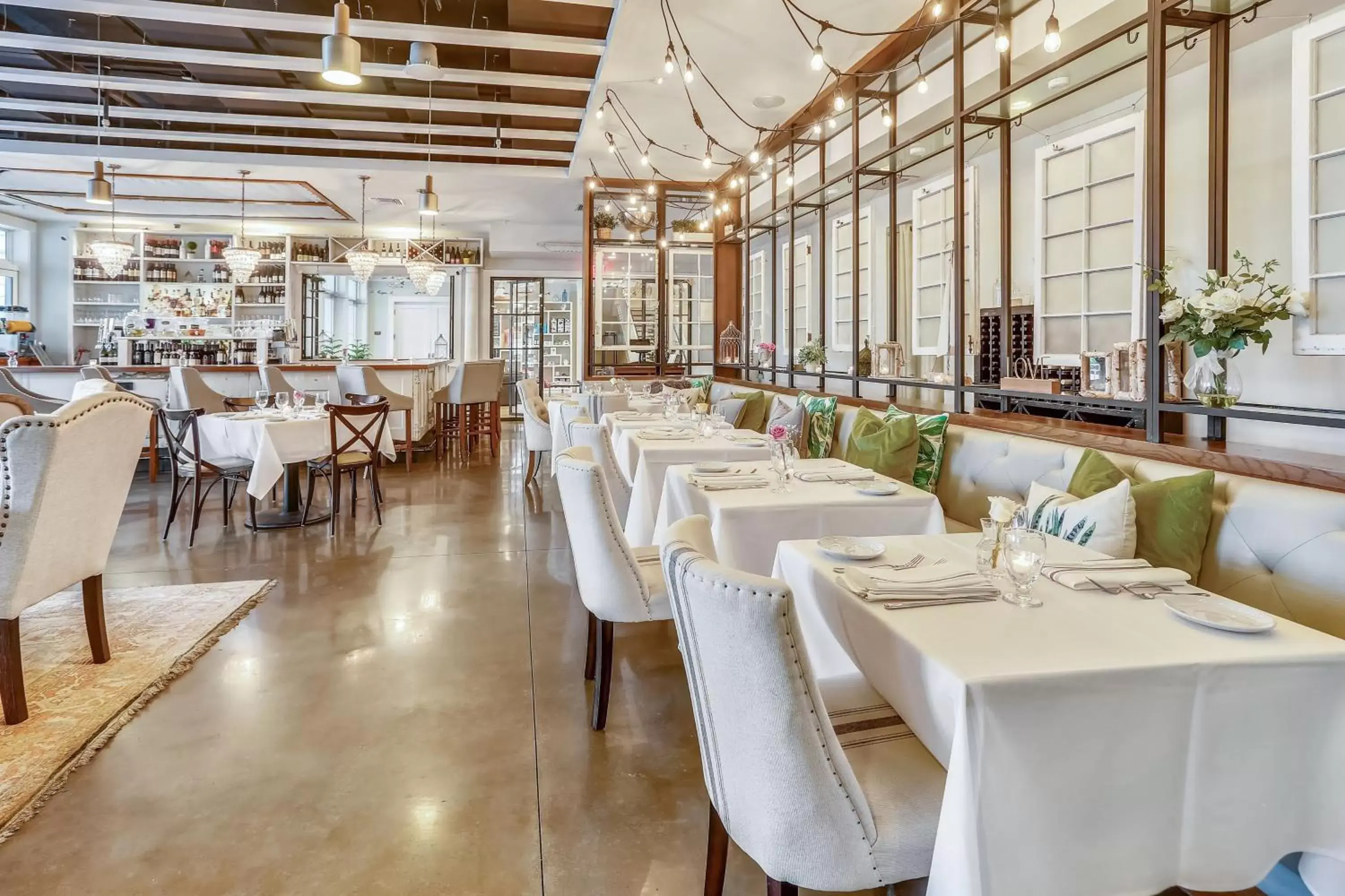 Restaurant/Places to Eat in Waterline Marina Resort & Beach Club, Autograph Collection